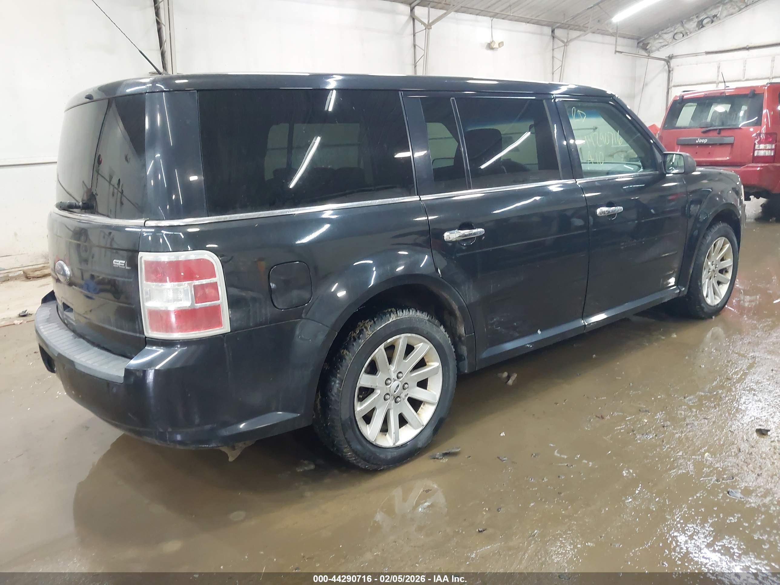 FORD FLEX image 4