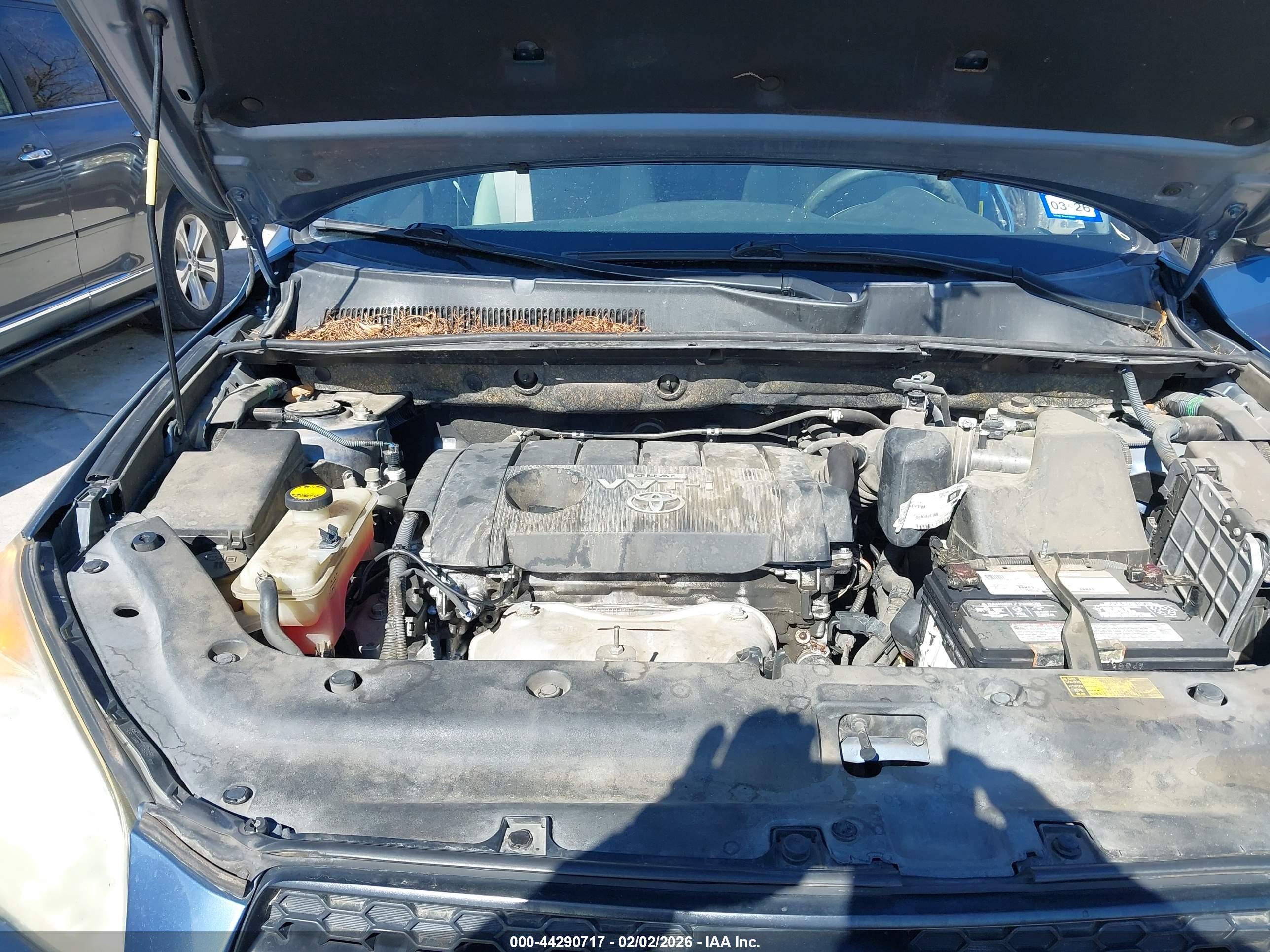 TOYOTA RAV4 image 10