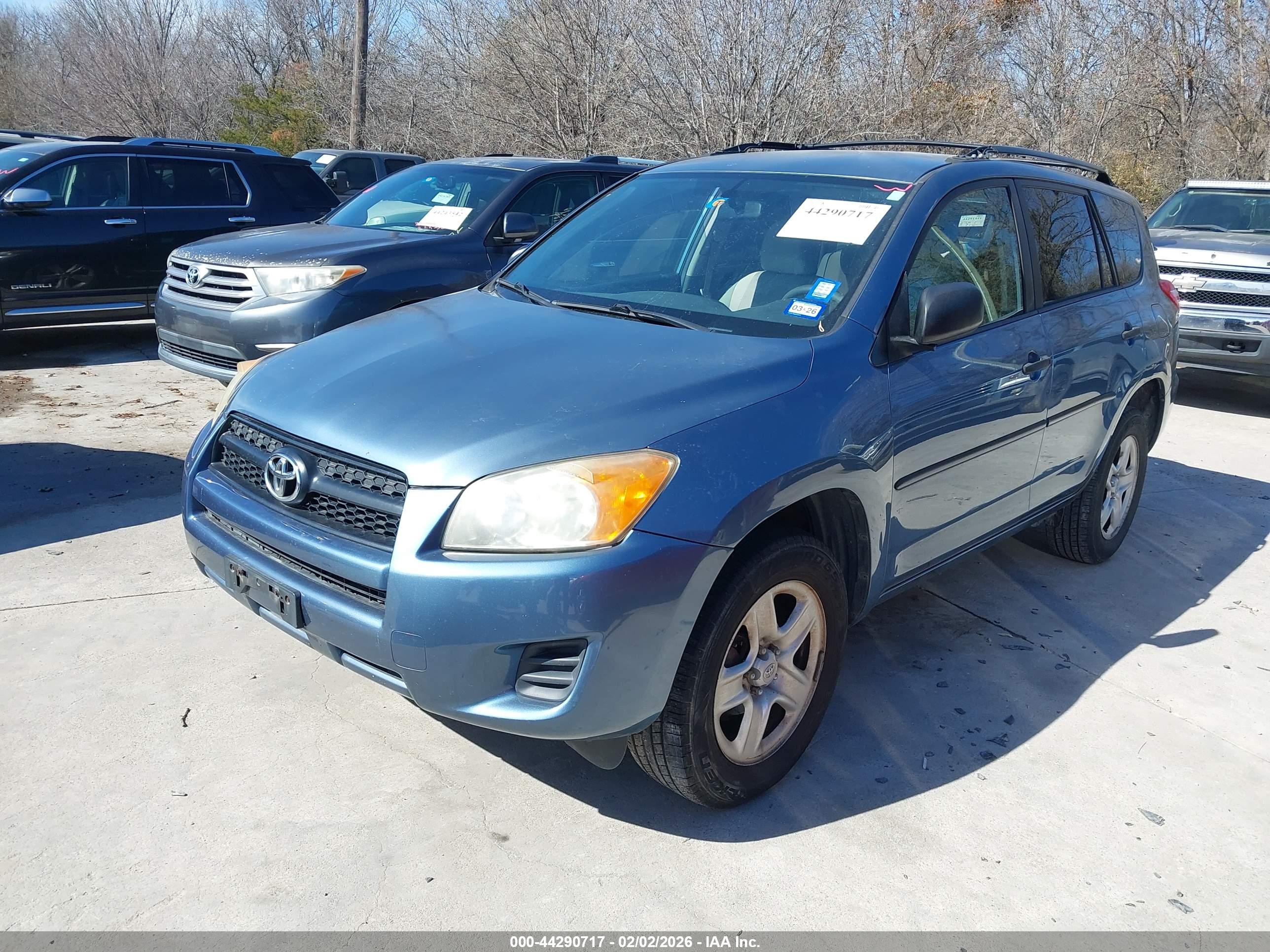 TOYOTA RAV4 image 2