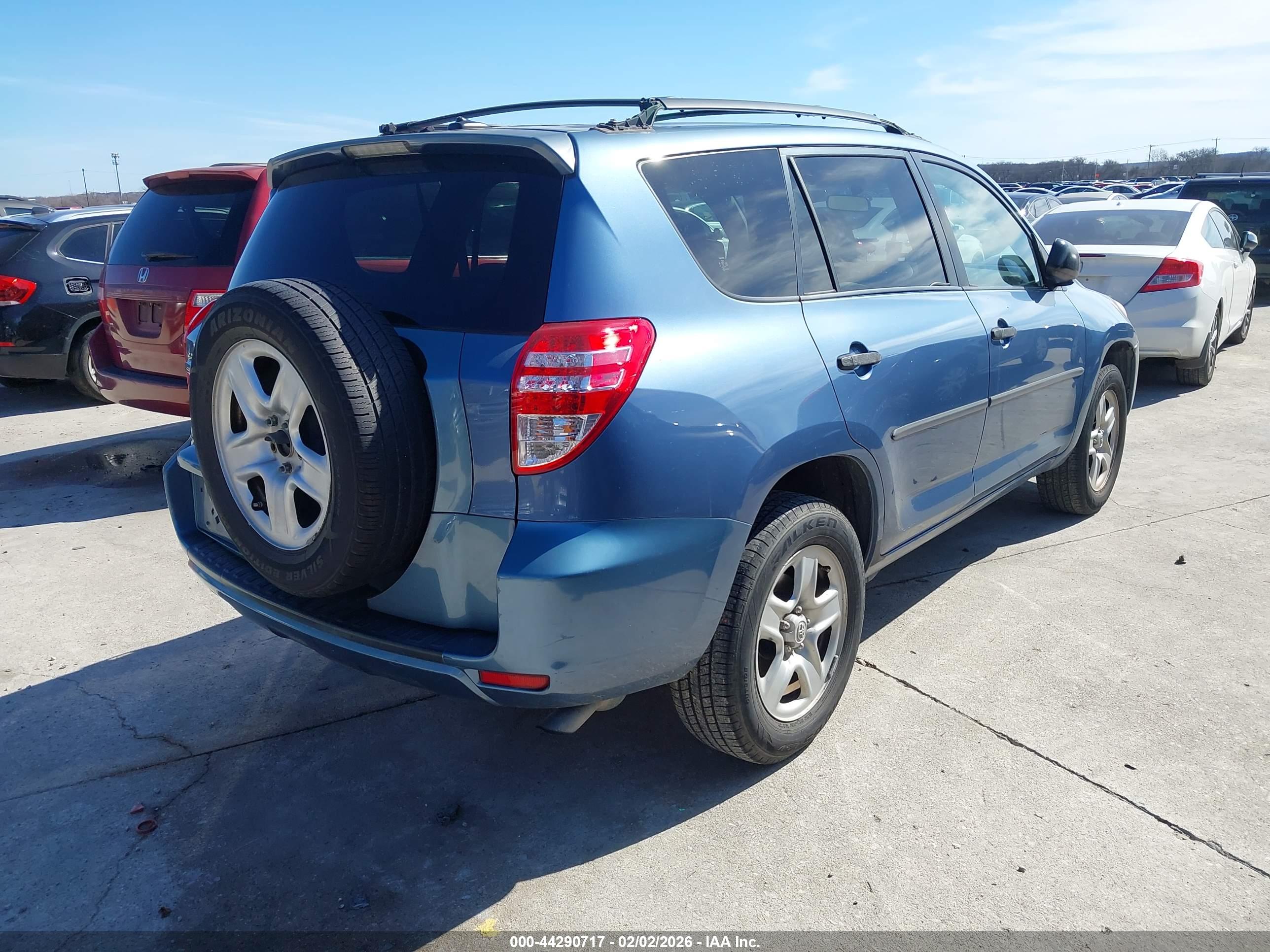 TOYOTA RAV4 image 4
