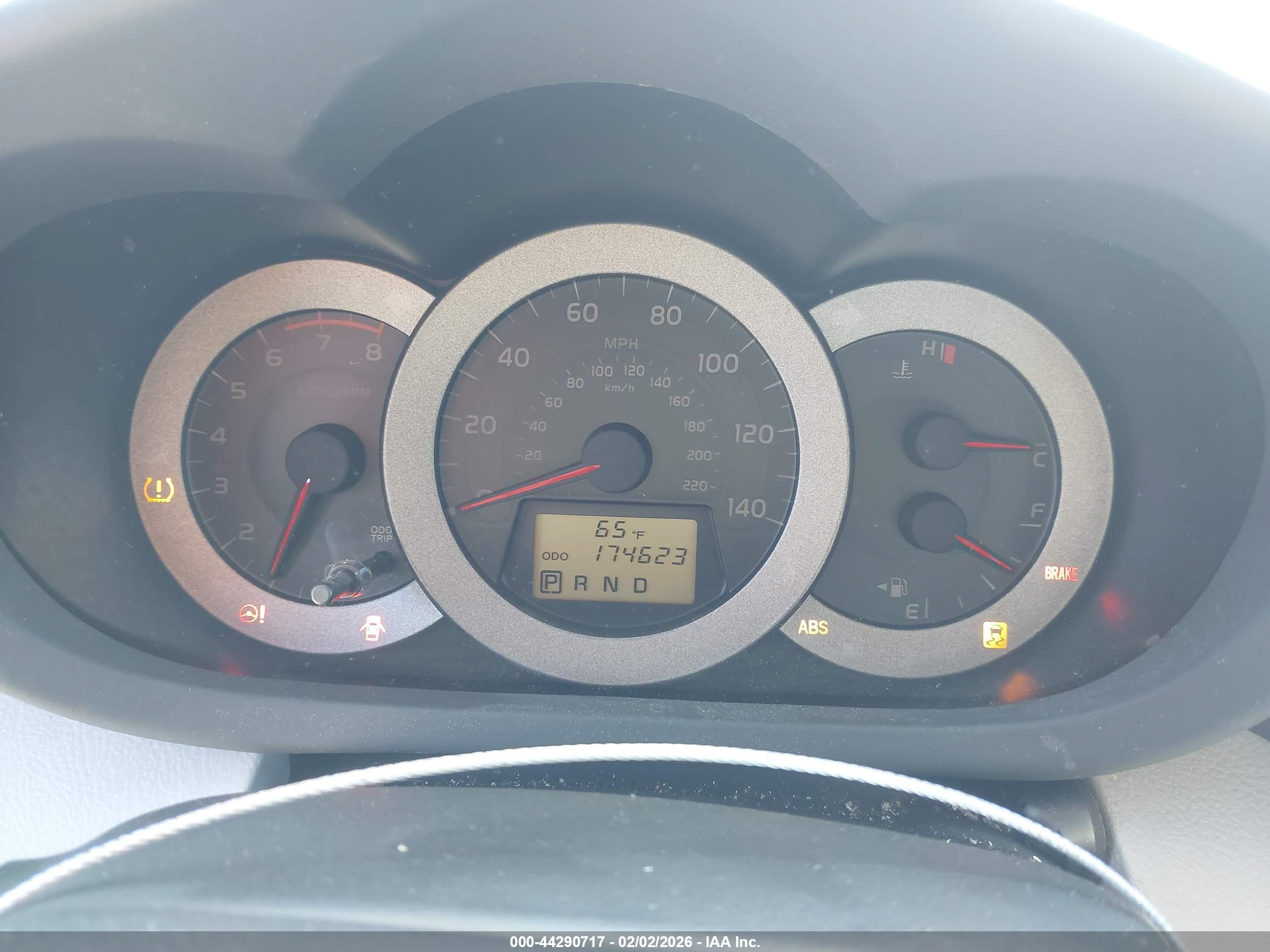 TOYOTA RAV4 image 7