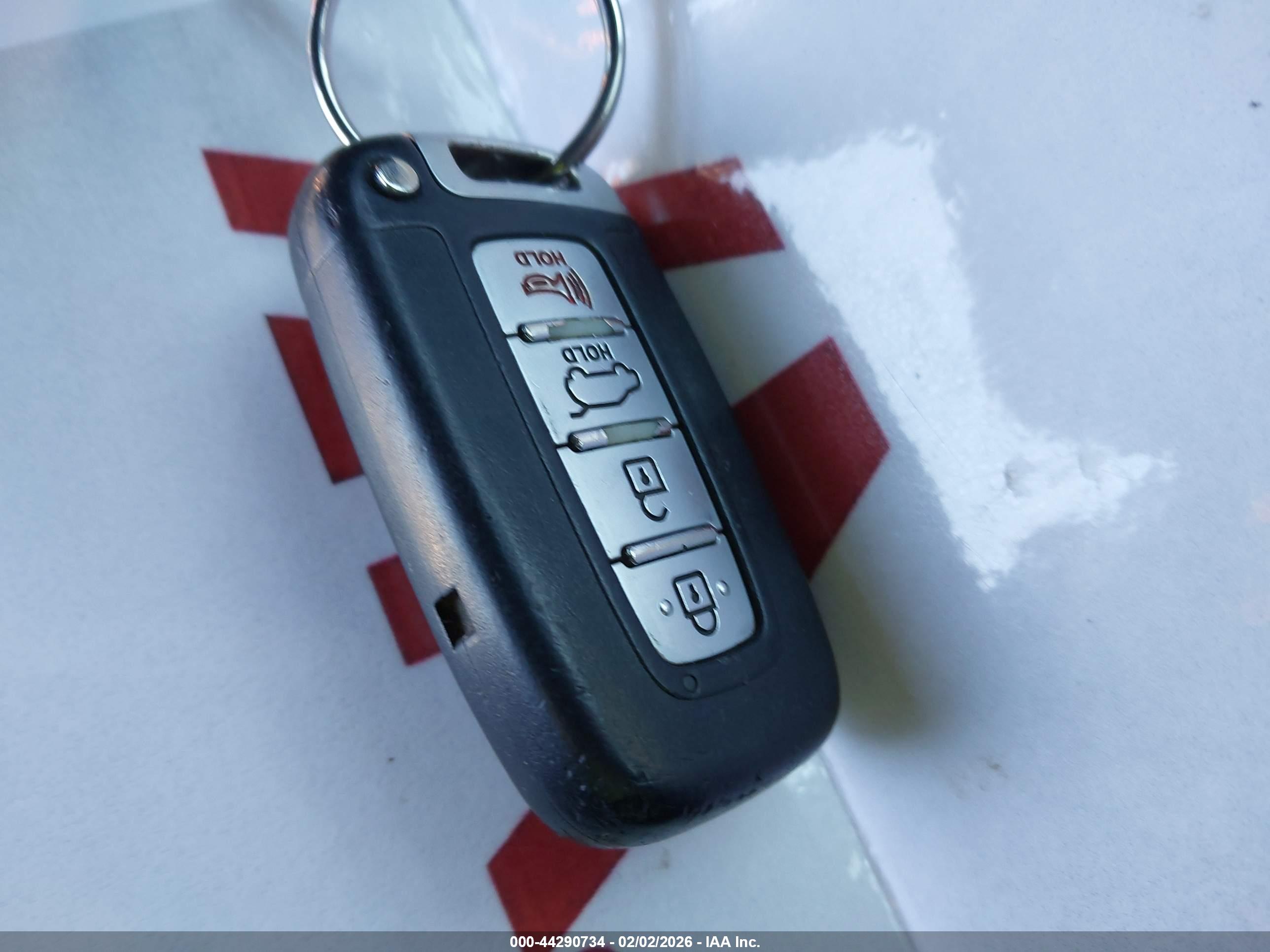HYUNDAI VELOSTER image 11