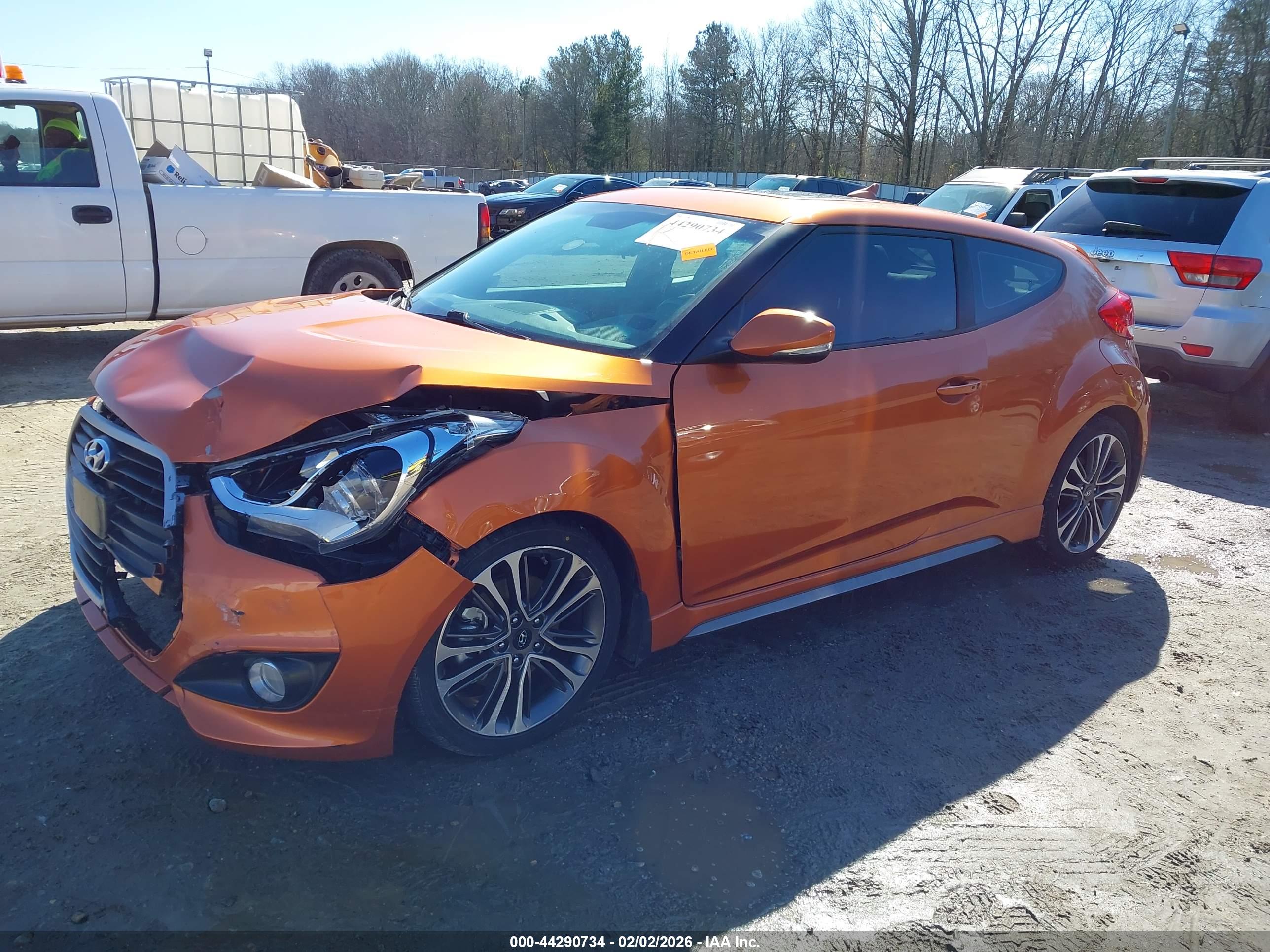 HYUNDAI VELOSTER image 2