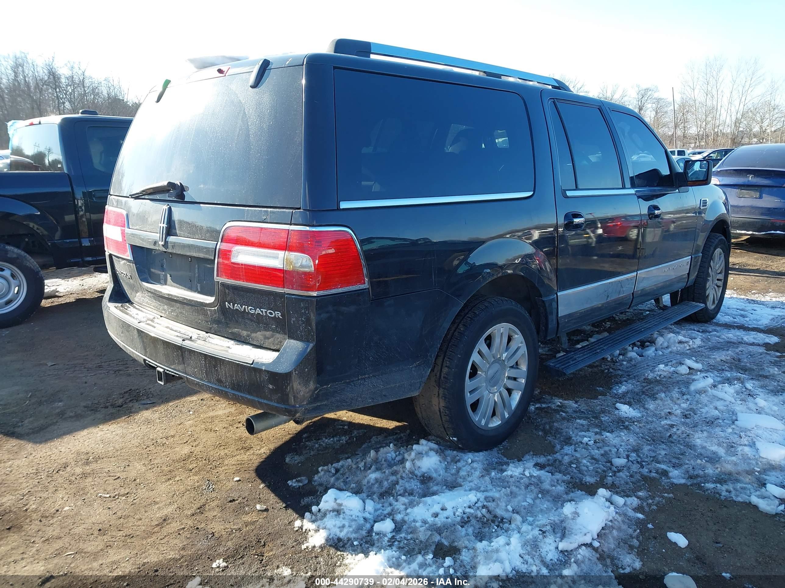 LINCOLN NAVIGATOR image 4