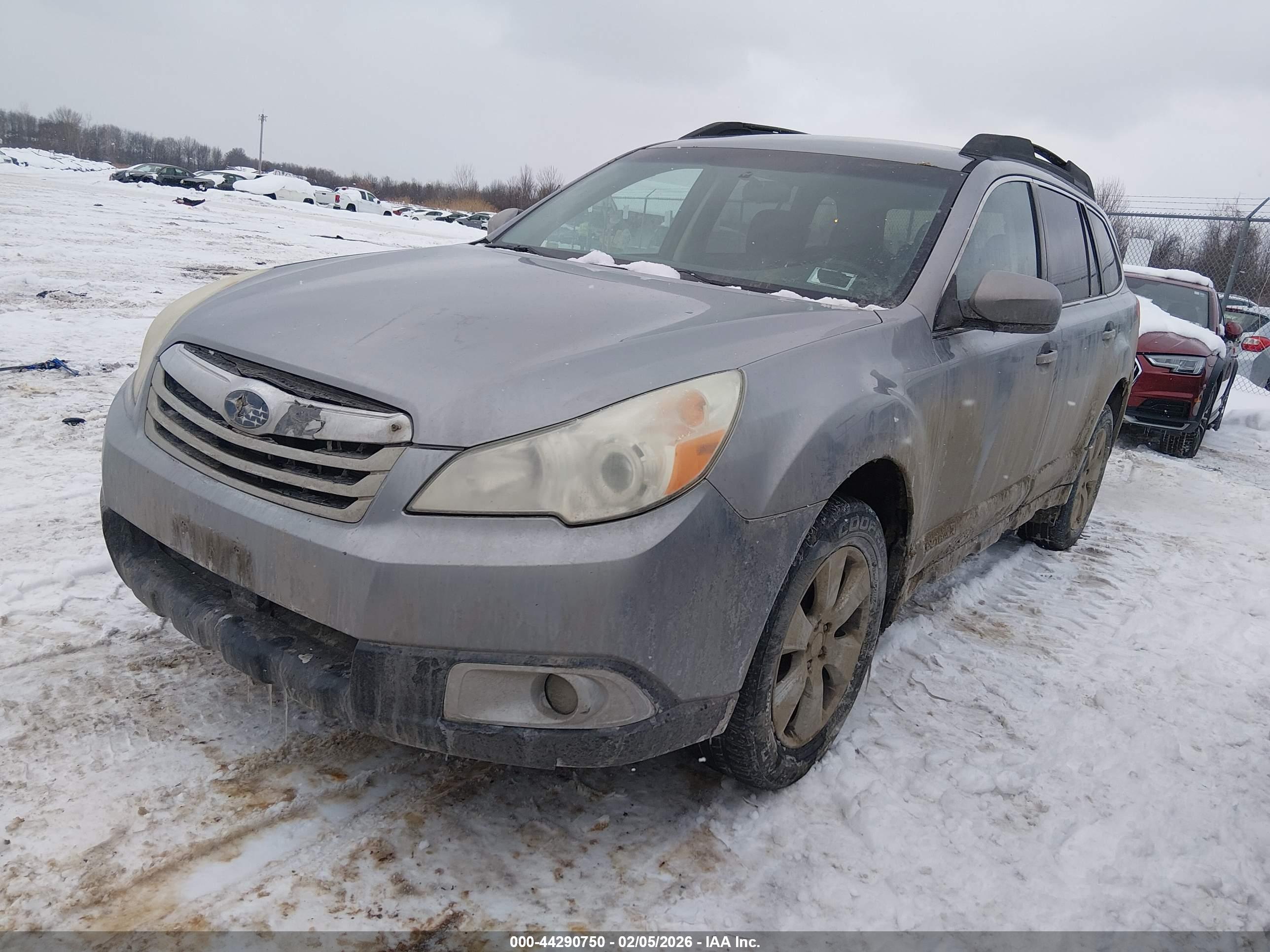 SUBARU OUTBACK image 2