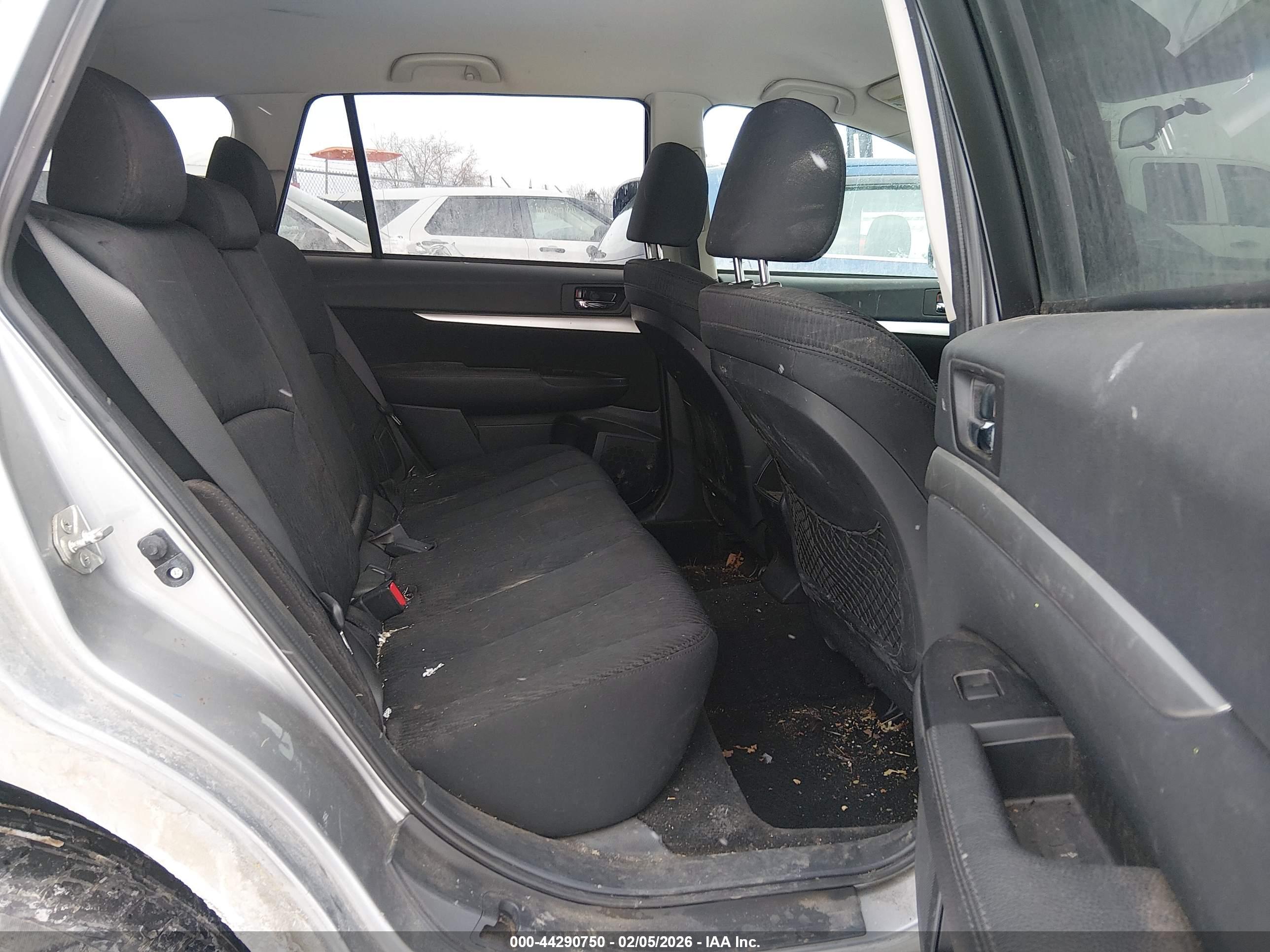 SUBARU OUTBACK image 8