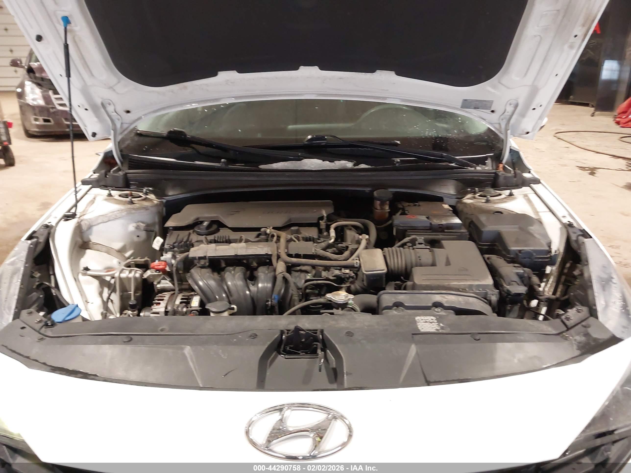 HYUNDAI ELANTRA image 10