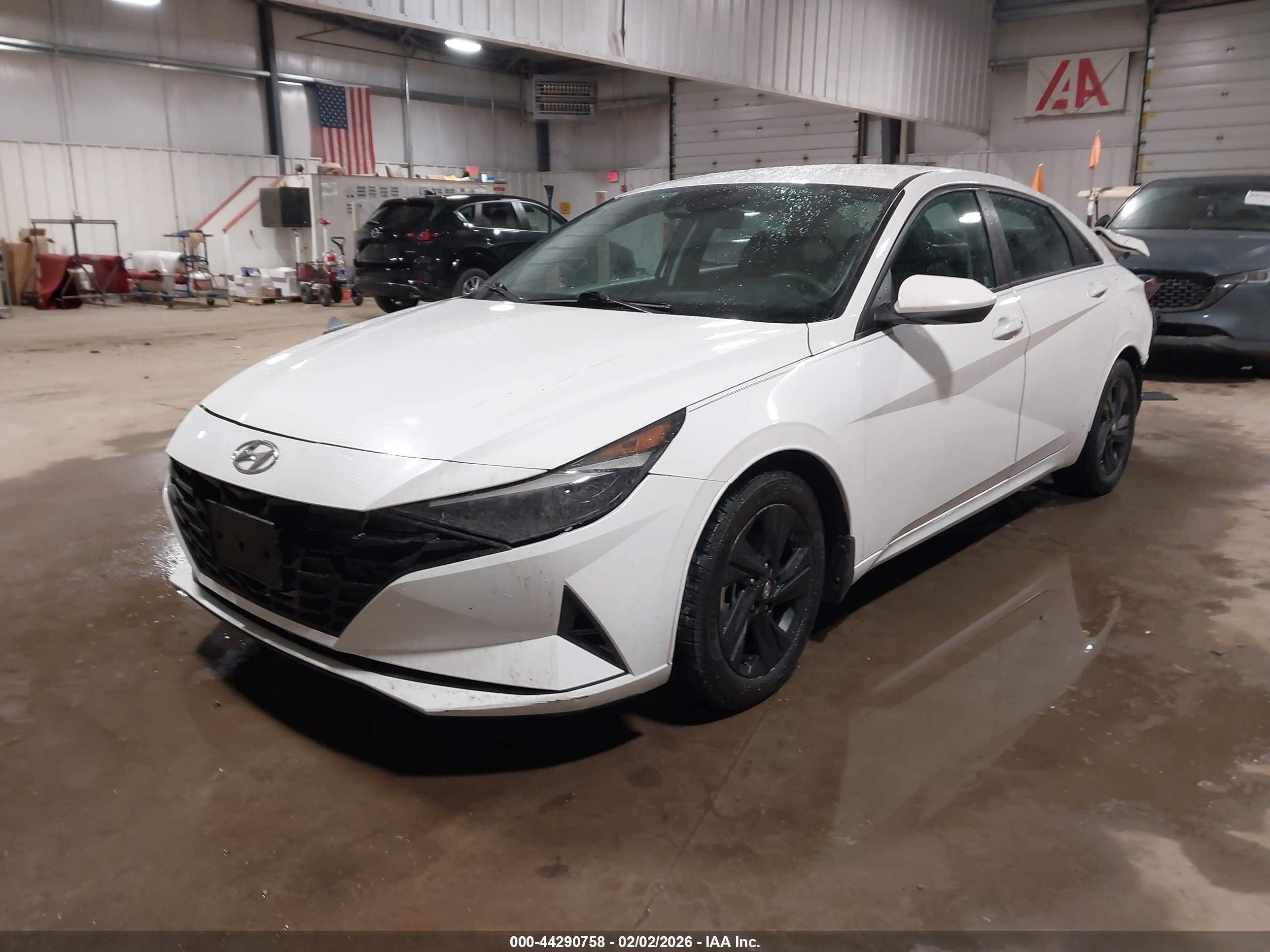 HYUNDAI ELANTRA image 2
