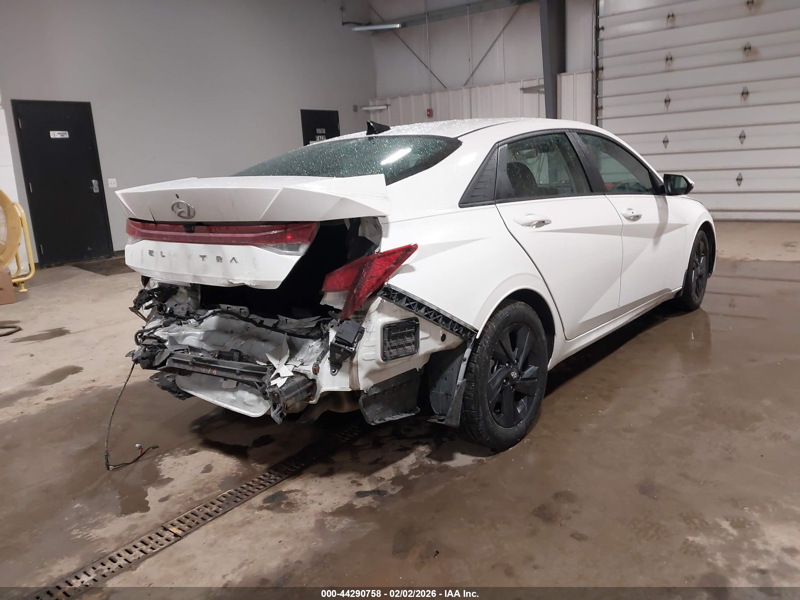HYUNDAI ELANTRA image 4