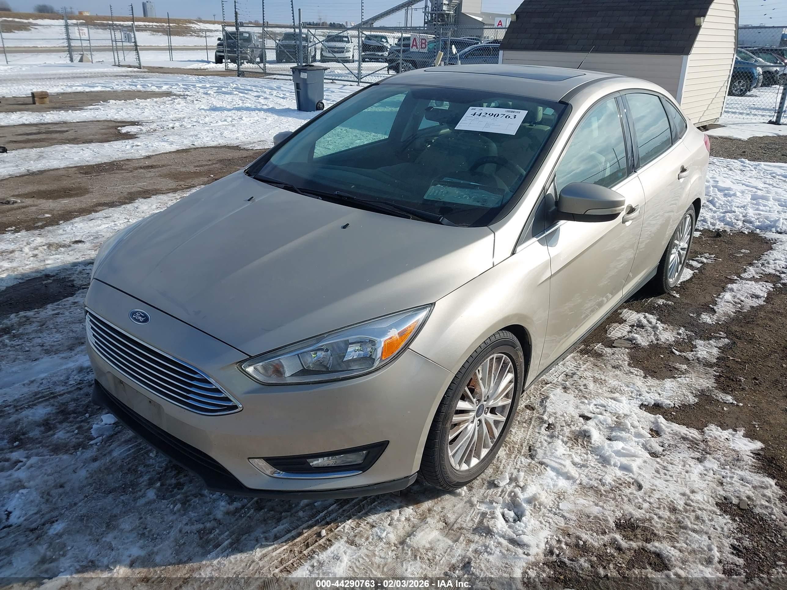 FORD FOCUS image 2