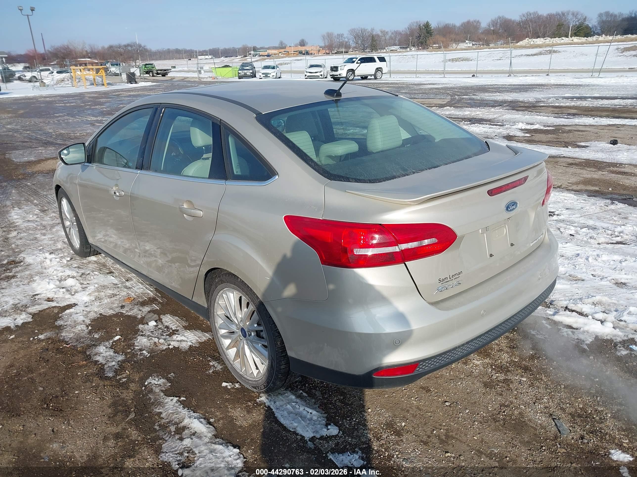 FORD FOCUS image 3