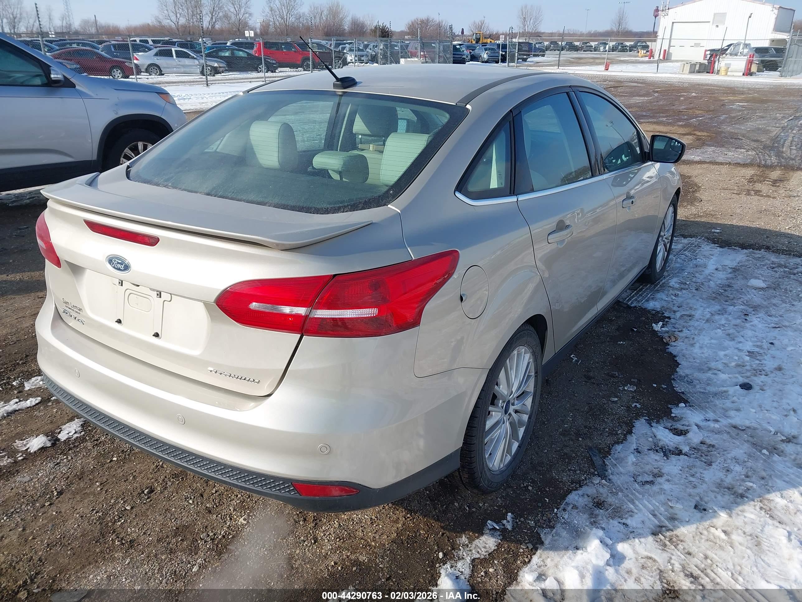 FORD FOCUS image 4