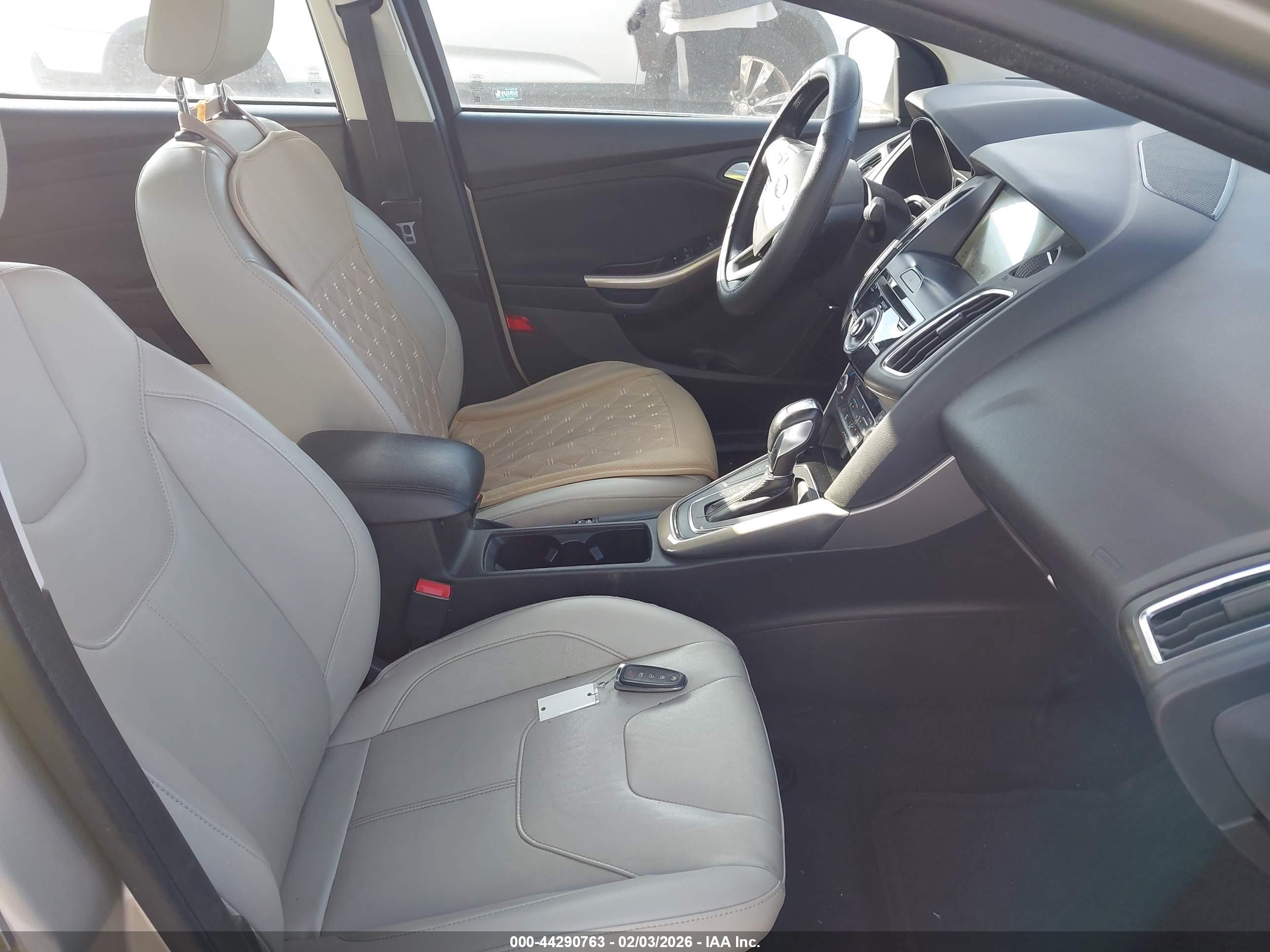 FORD FOCUS image 5