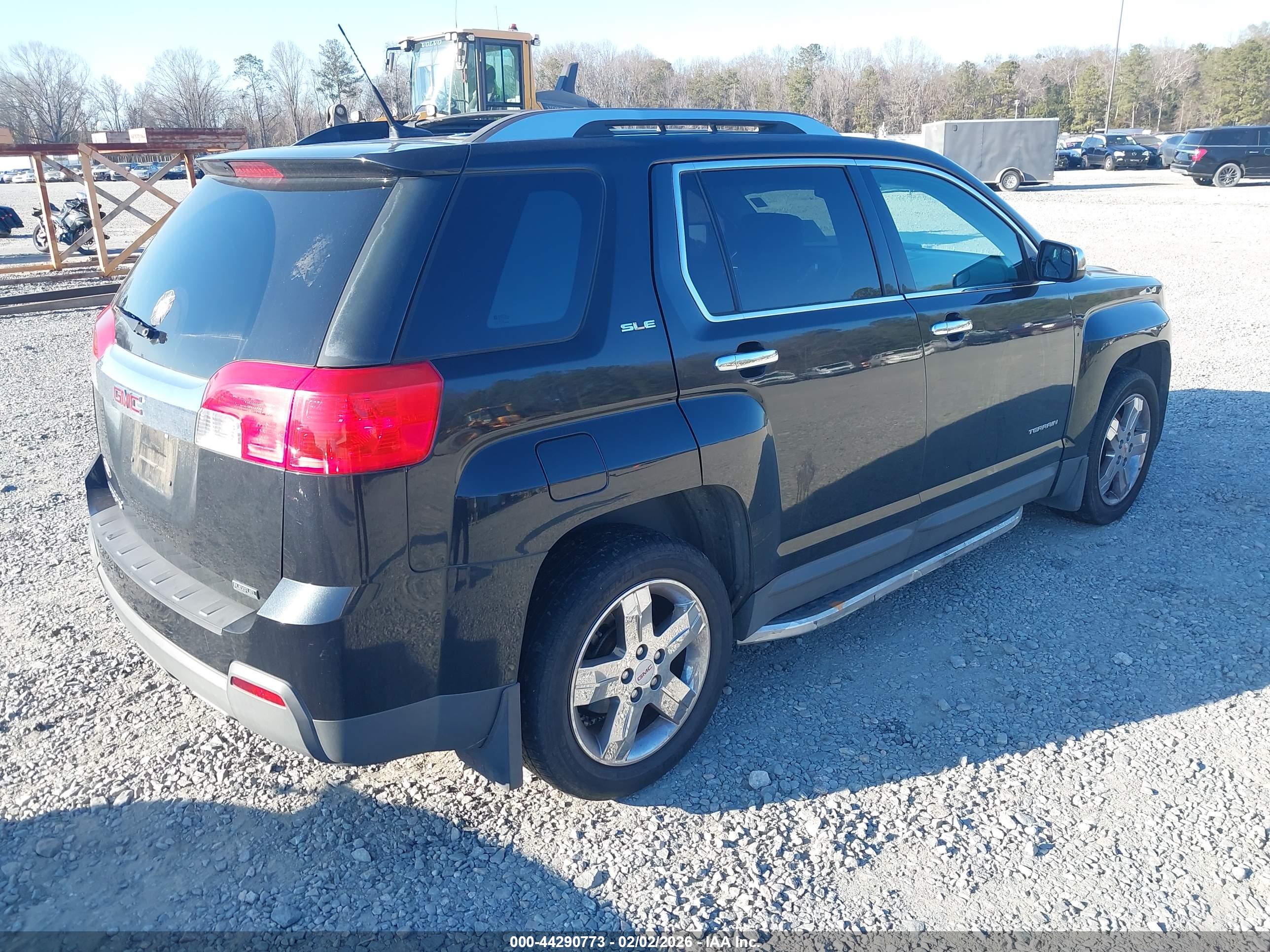 GMC TERRAIN image 4