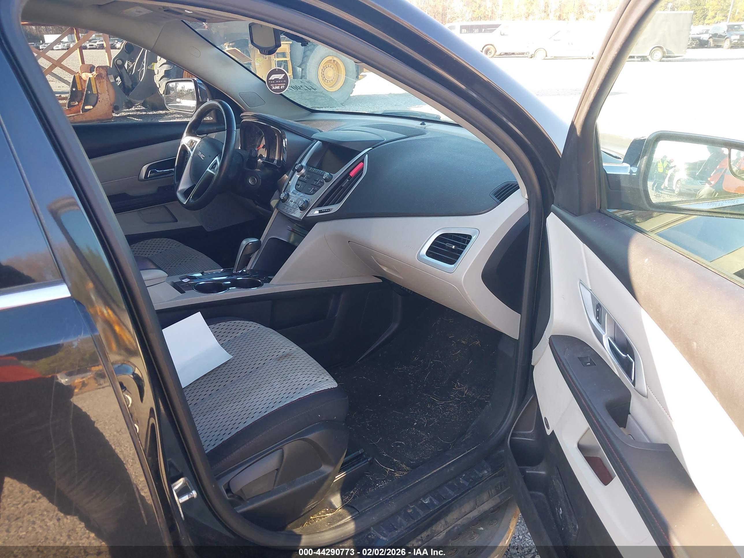 GMC TERRAIN image 5
