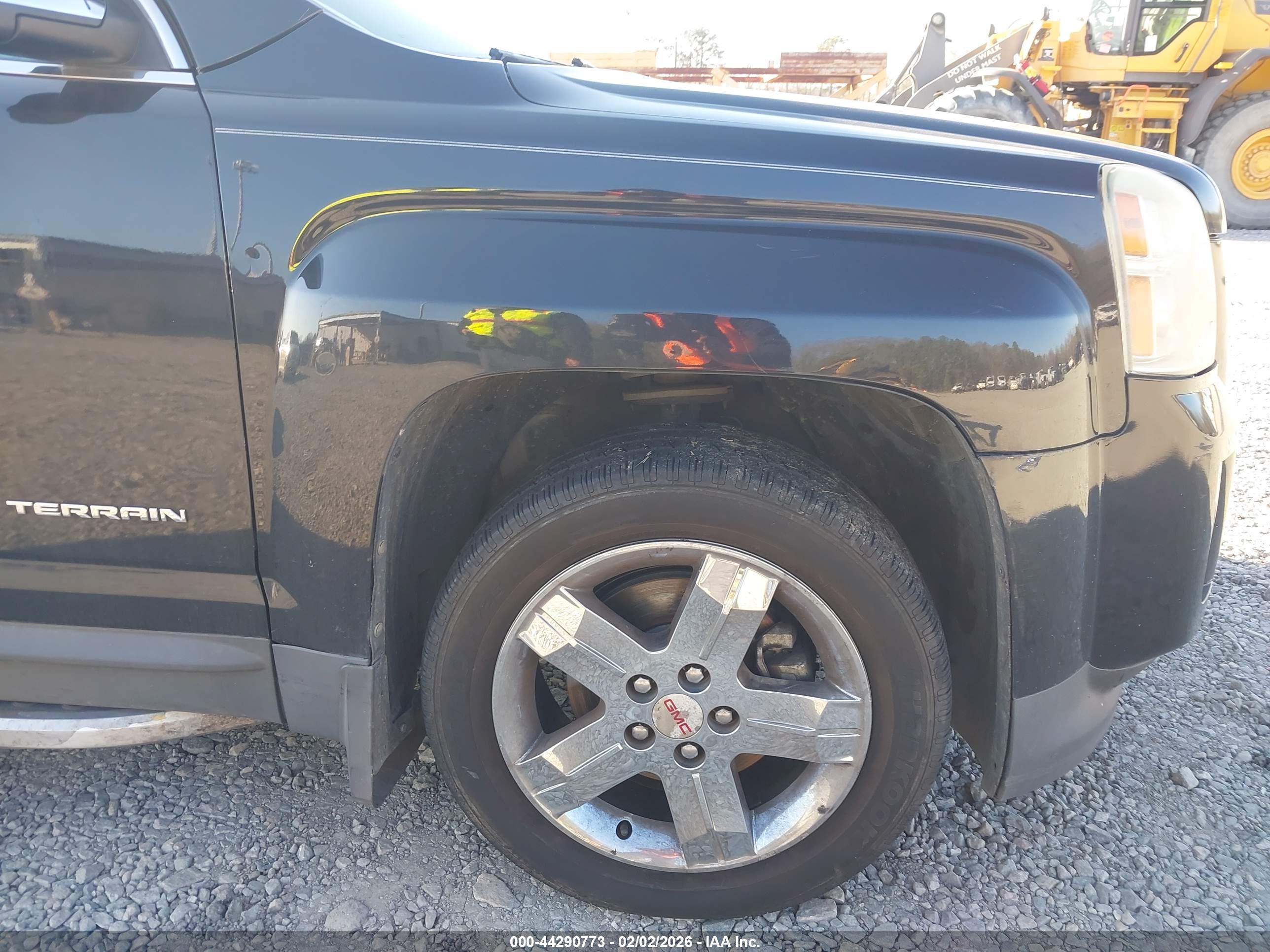GMC TERRAIN image 6