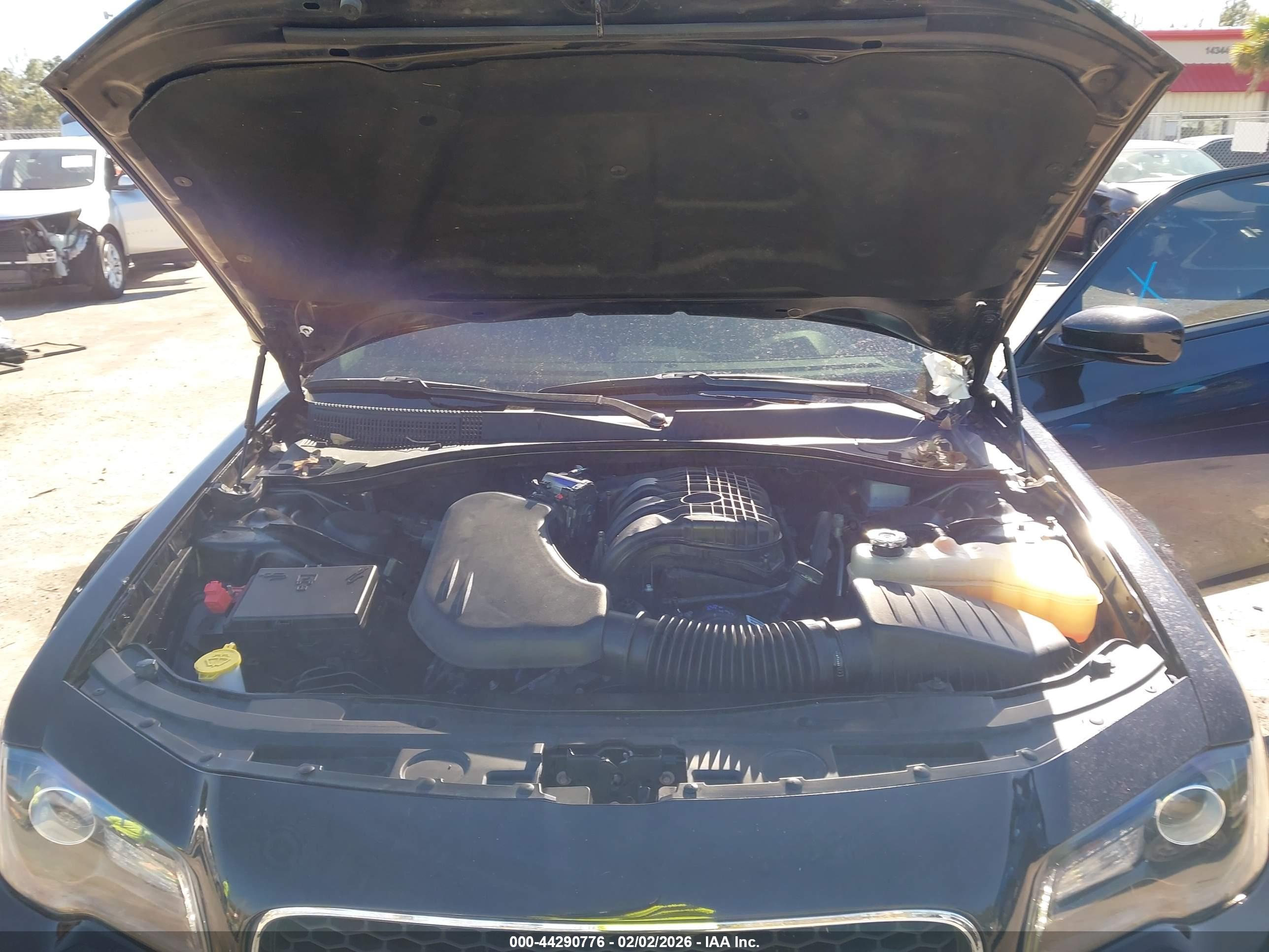 CHRYSLER 300 image 10