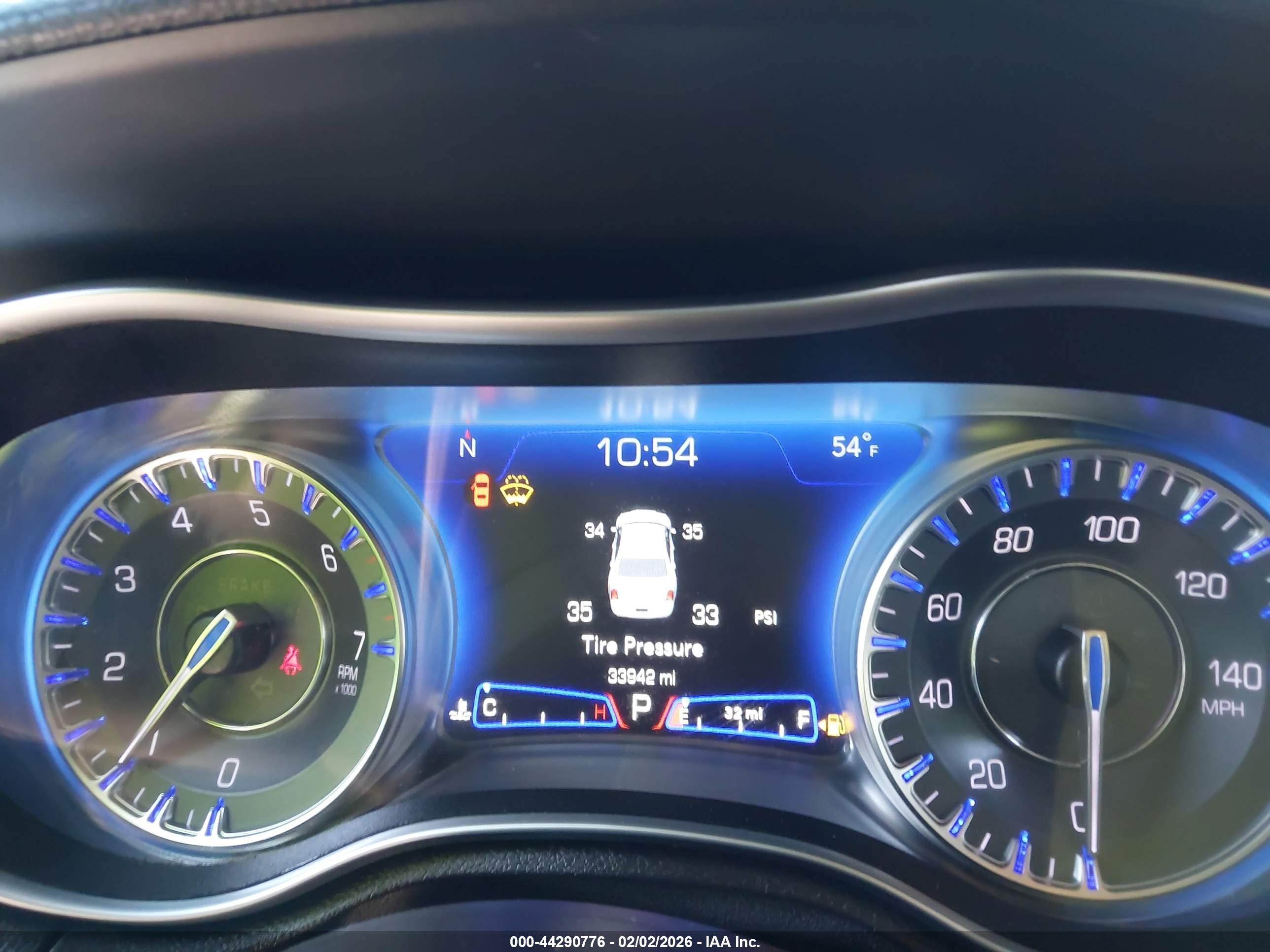 CHRYSLER 300 image 7