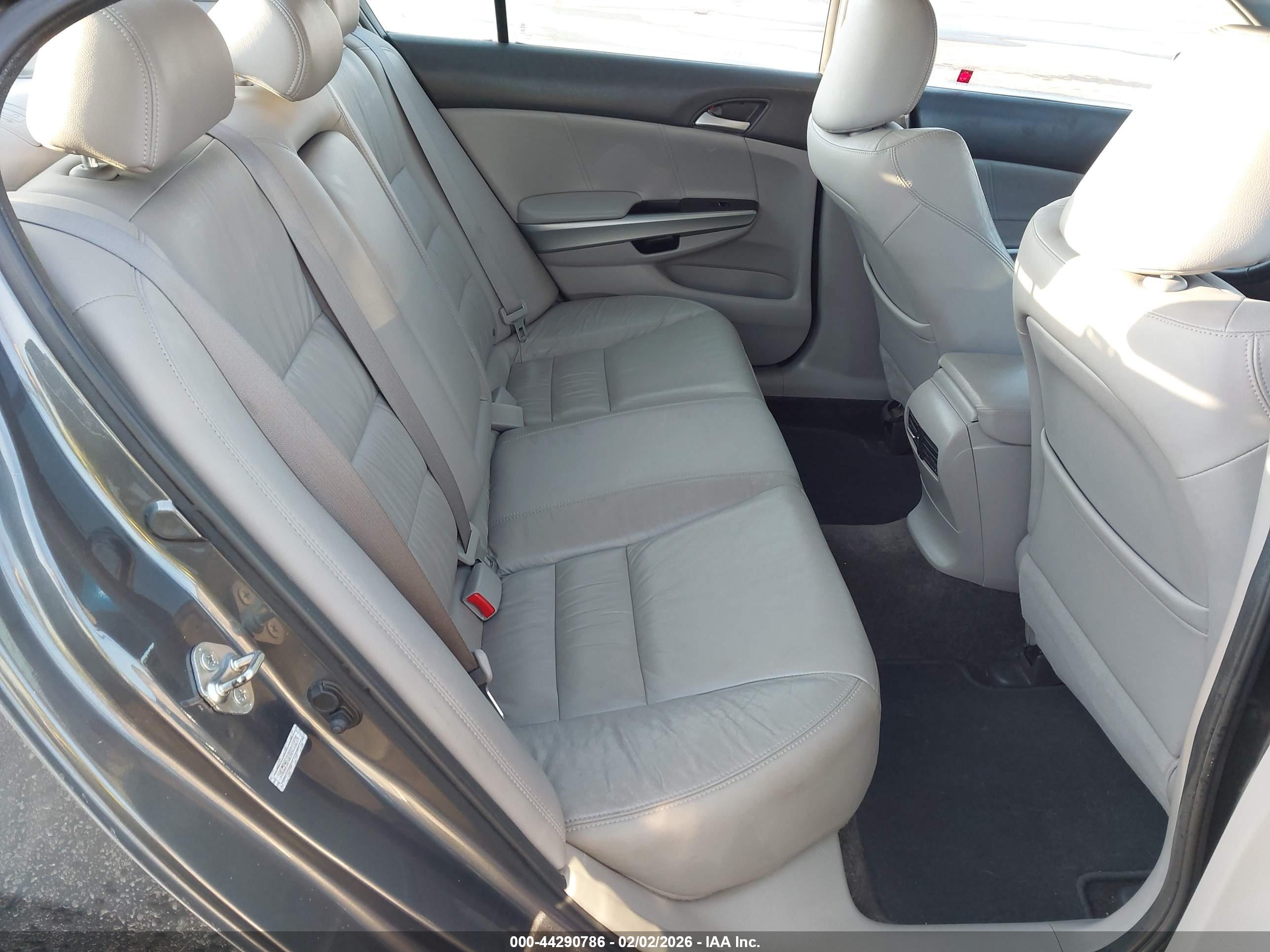 HONDA ACCORD image 8