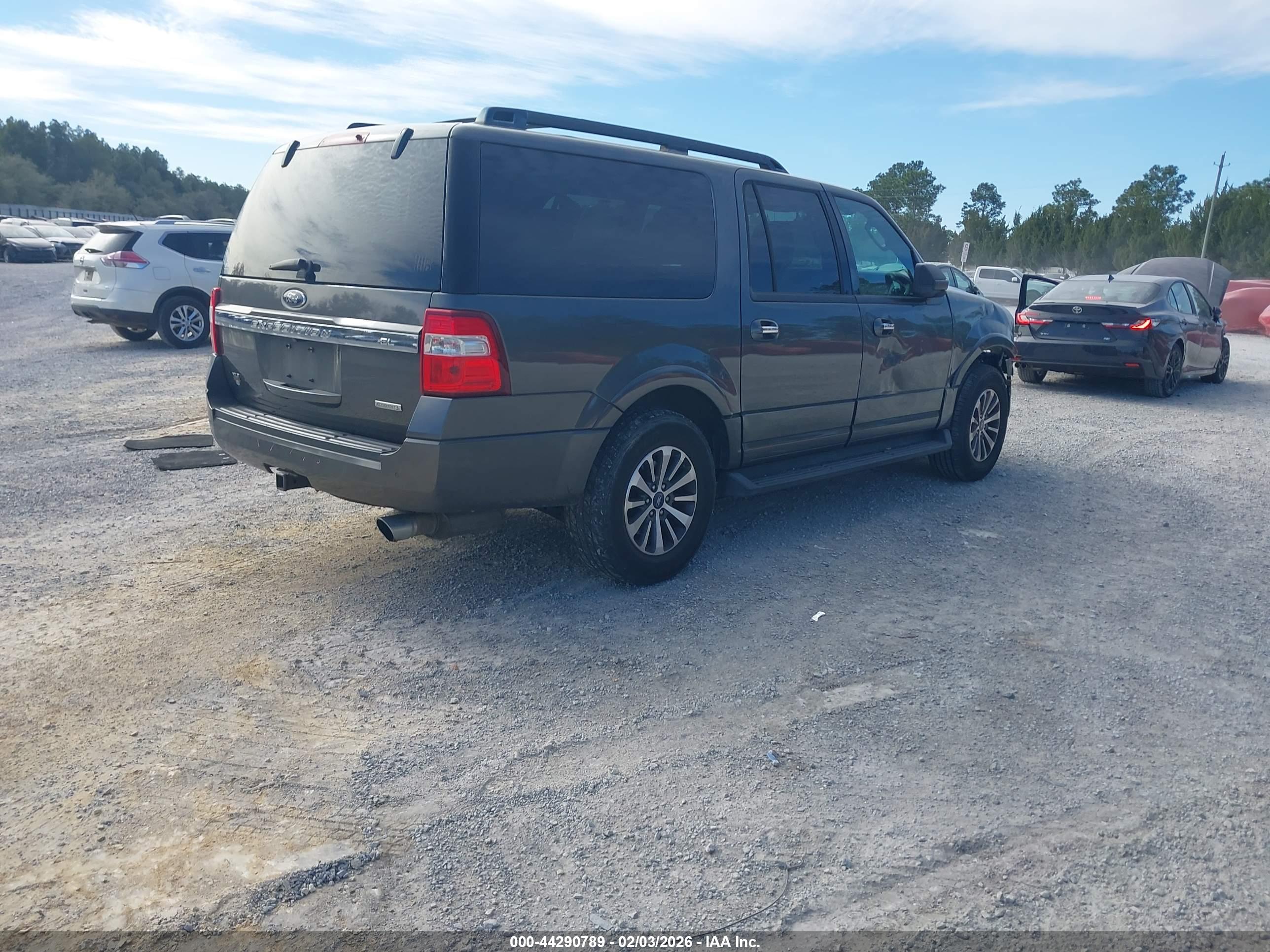 FORD EXPEDITION image 4
