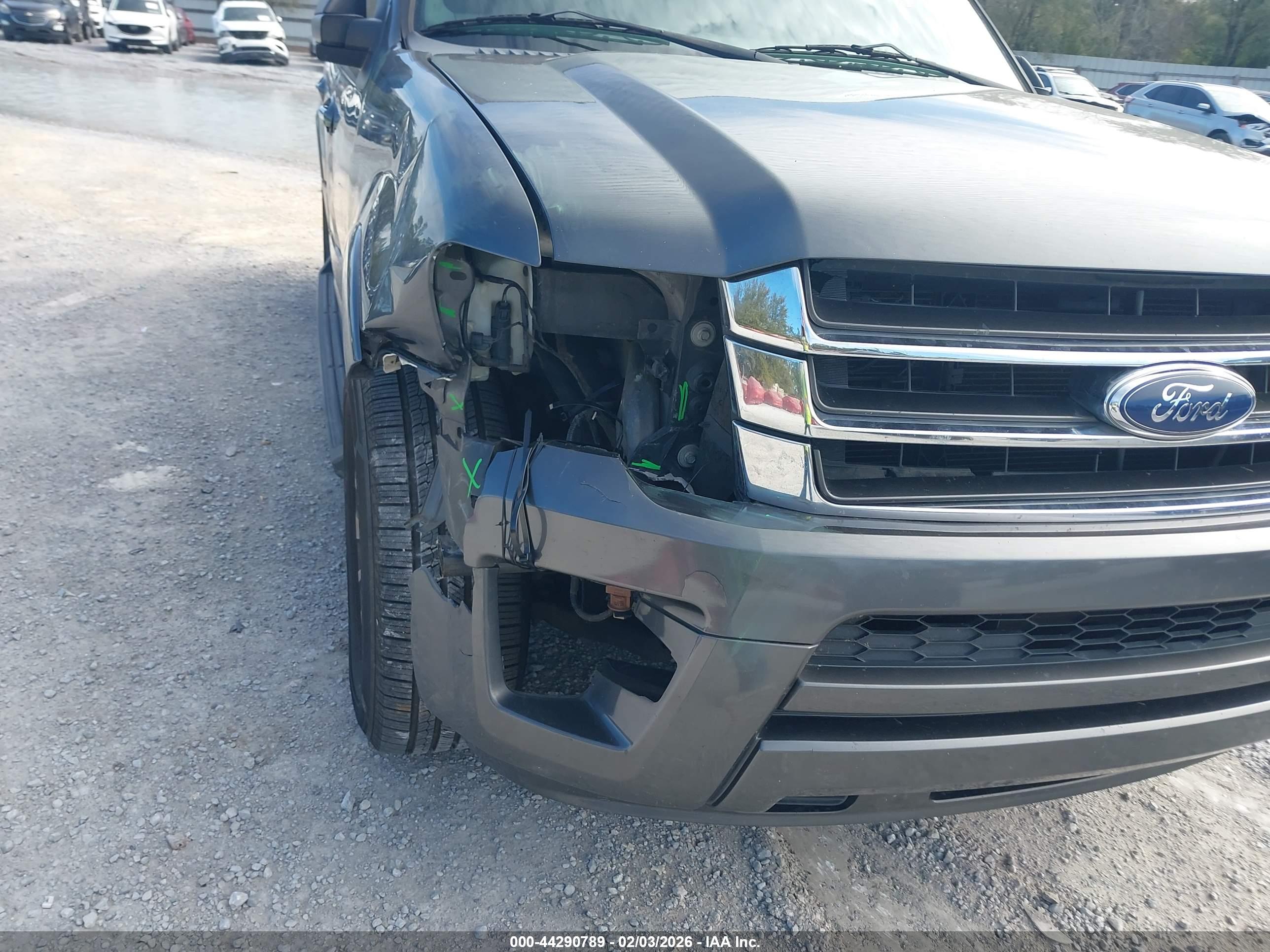 FORD EXPEDITION image 6