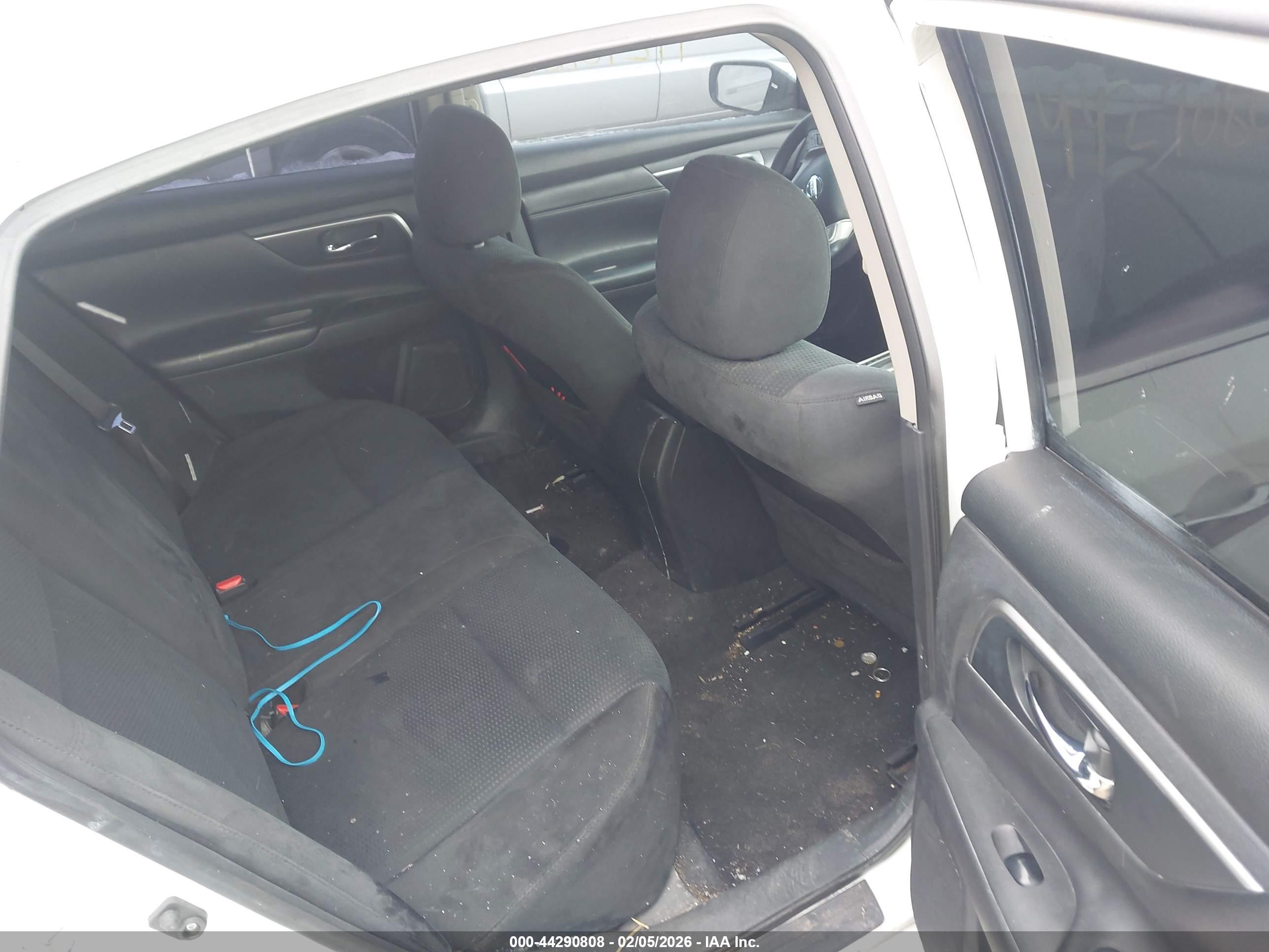NISSAN ALTIMA image 8