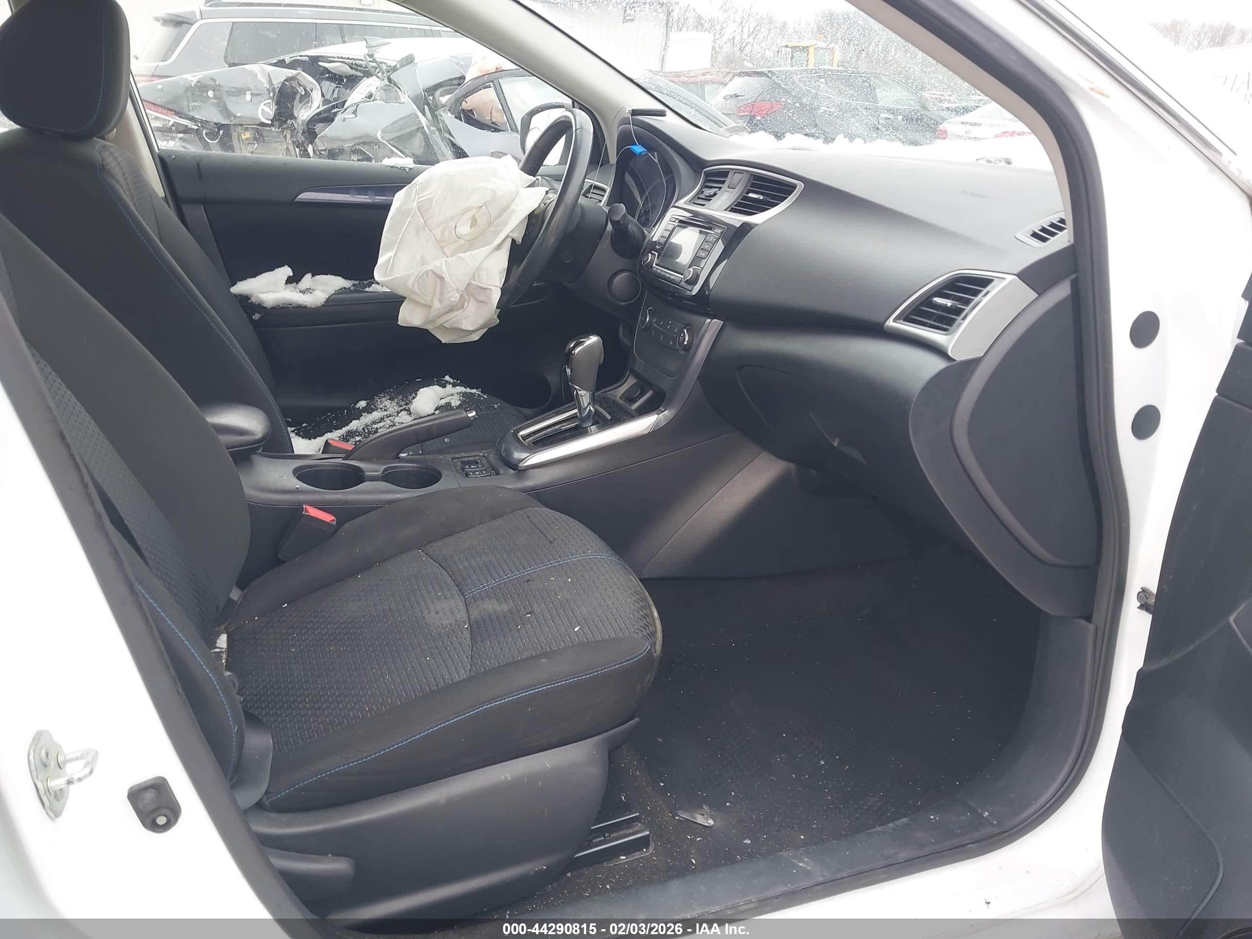 NISSAN SENTRA image 5