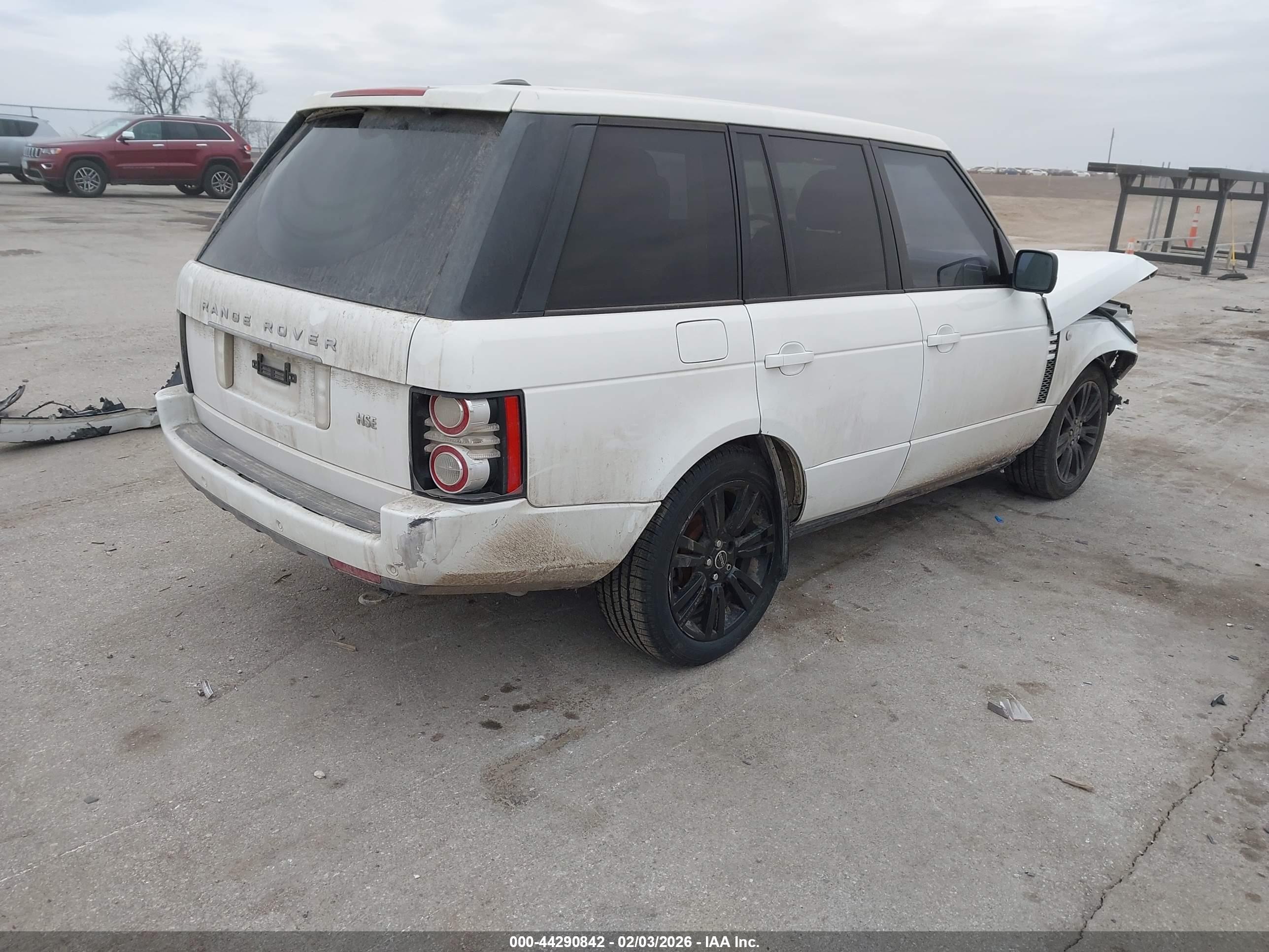 LAND ROVER image 4