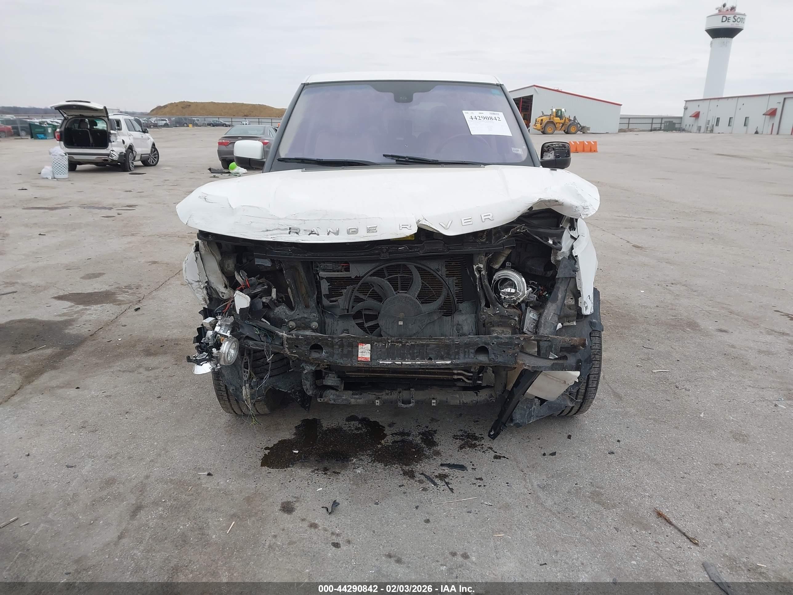 LAND ROVER image 6