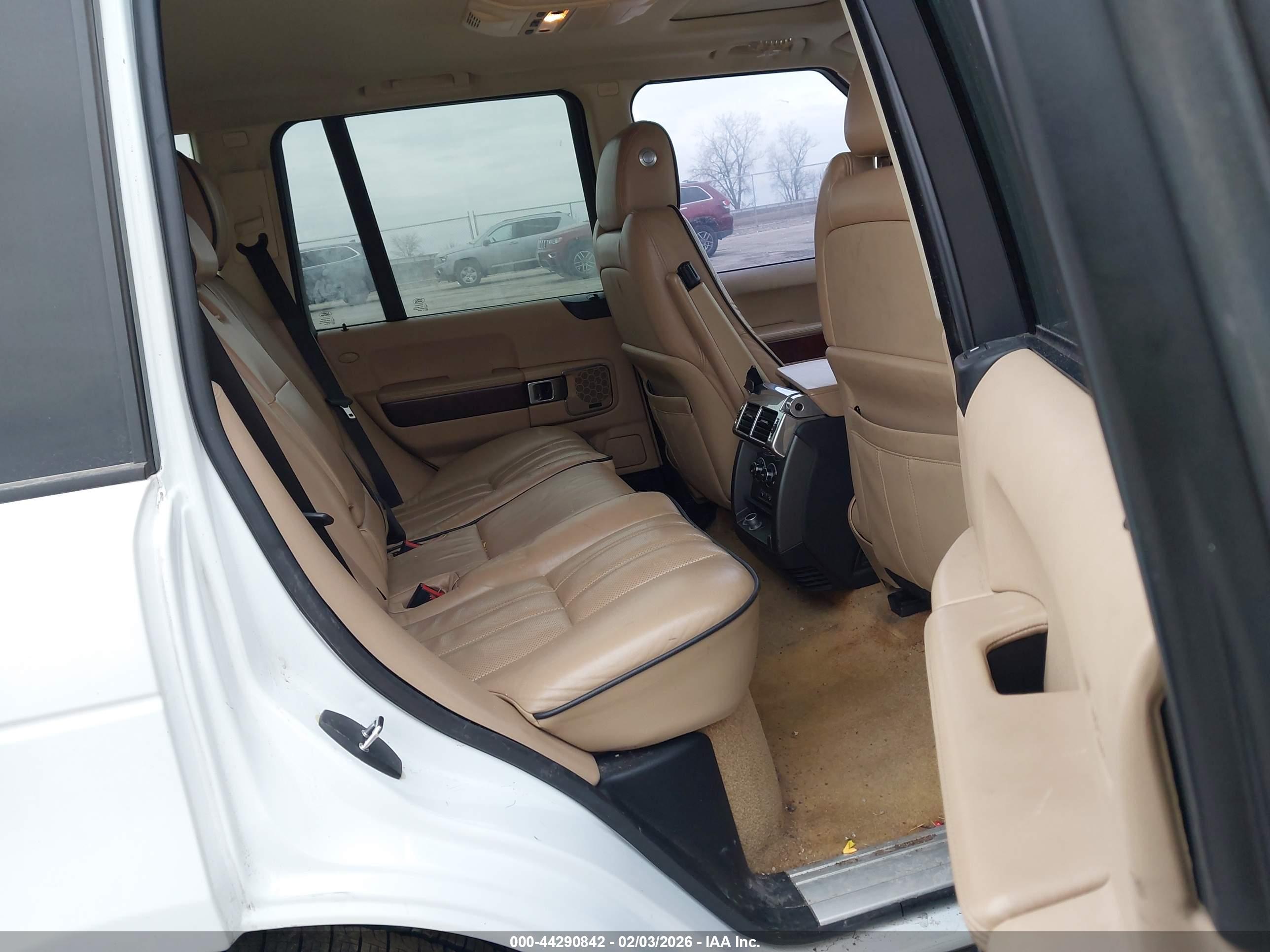 LAND ROVER image 8