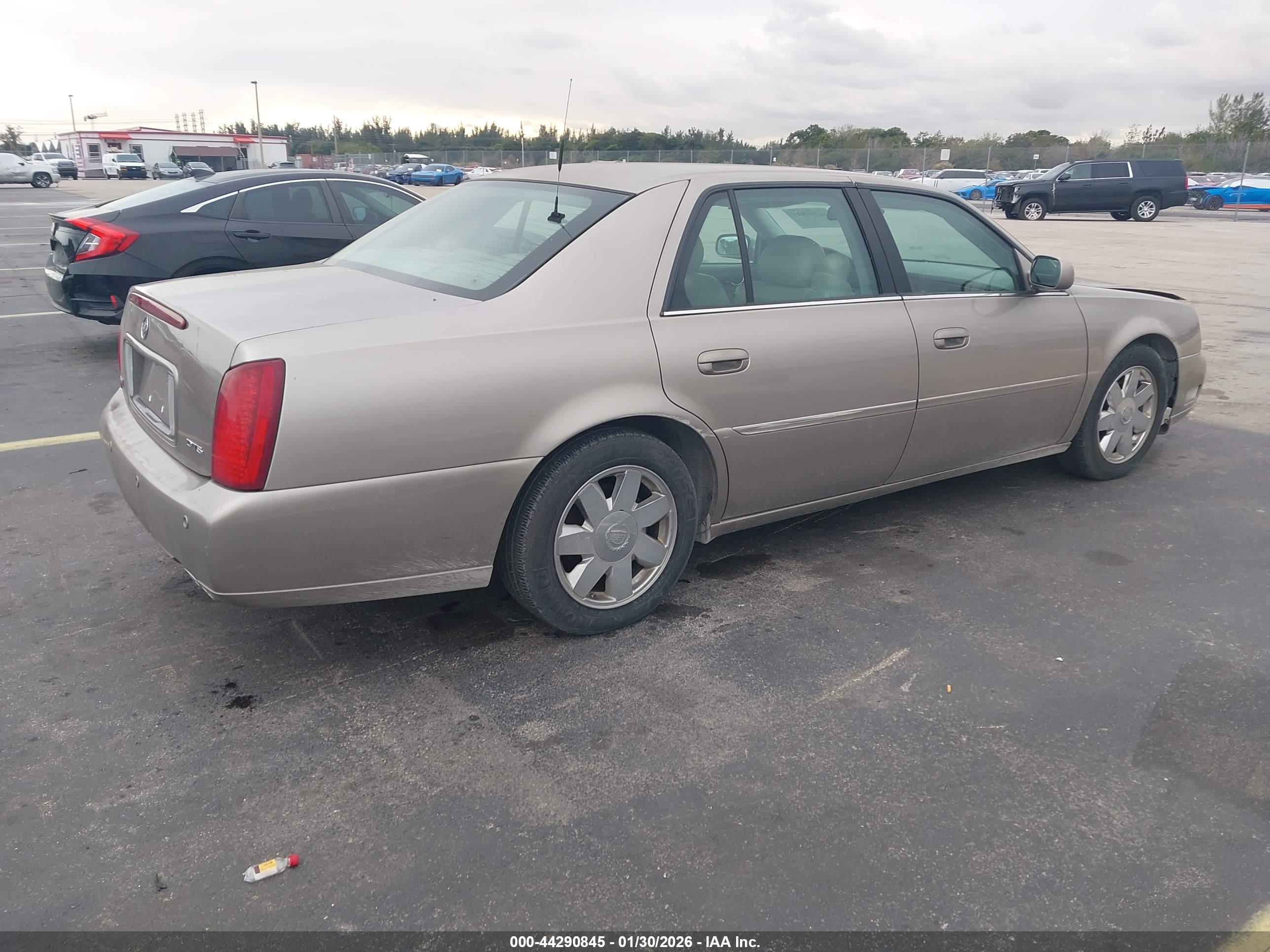 CADILLAC DEVILLE image 4