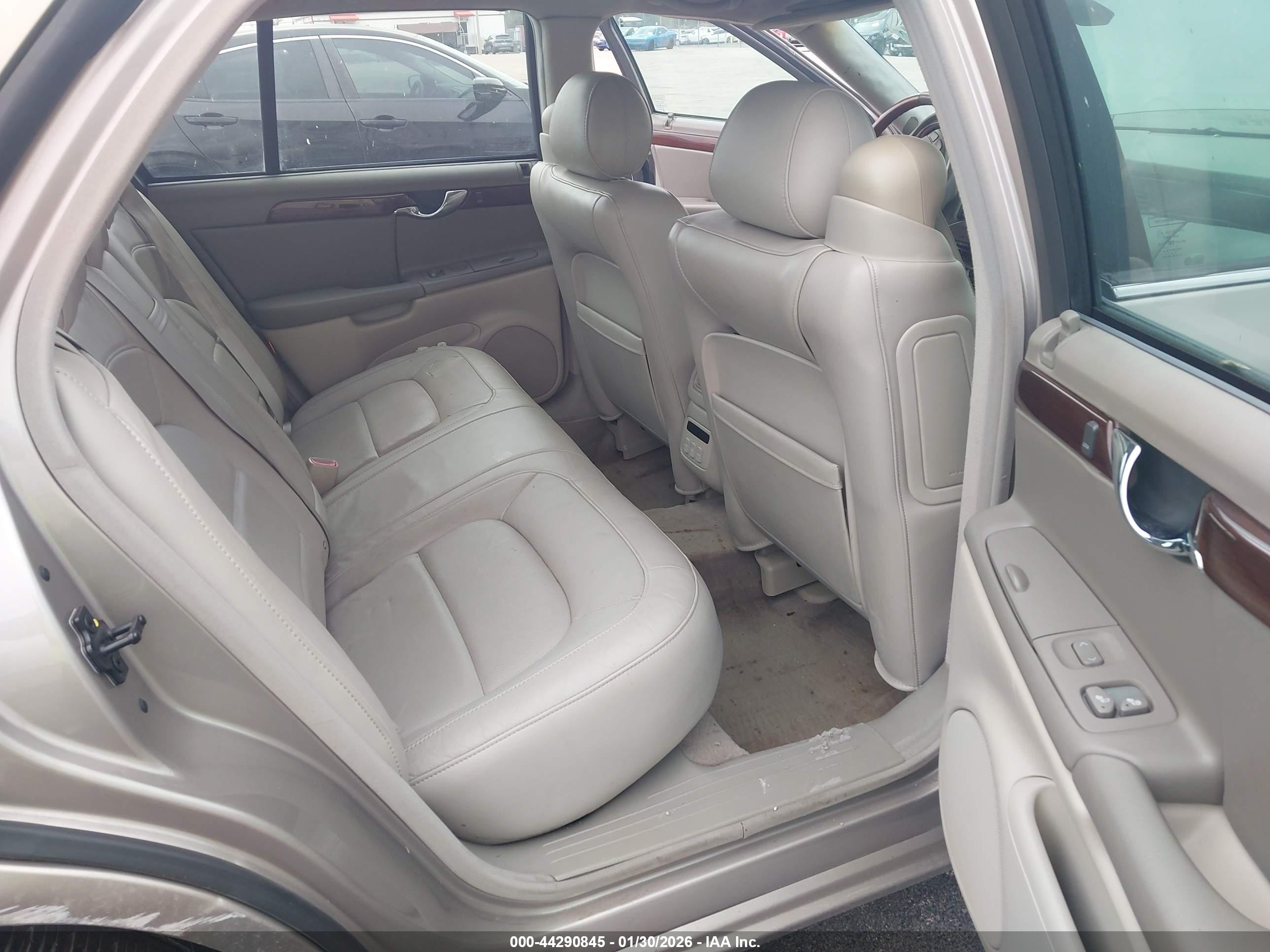 CADILLAC DEVILLE image 8