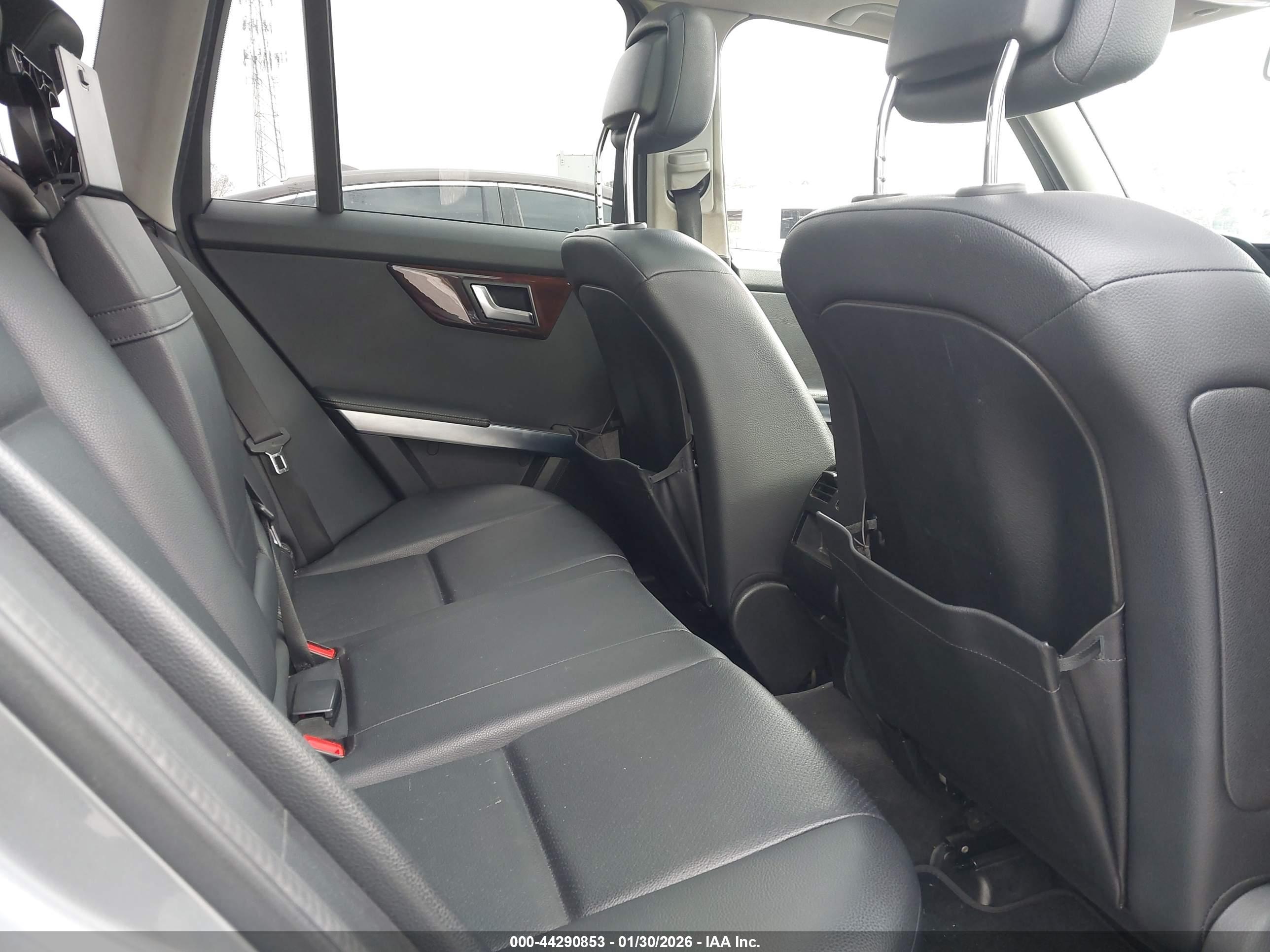 MERCEDES-BENZ GLK image 8