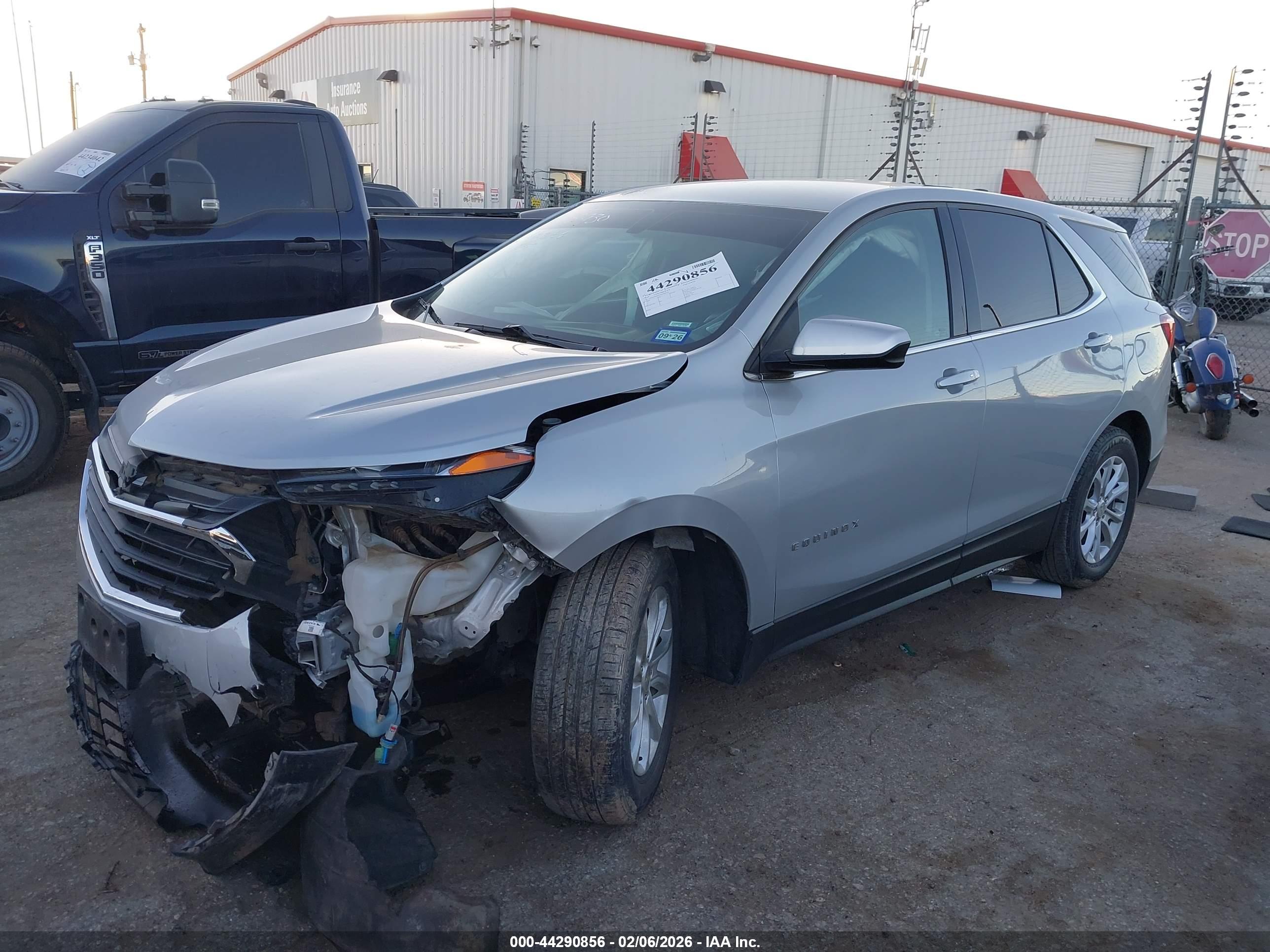 CHEVROLET EQUINOX image 2