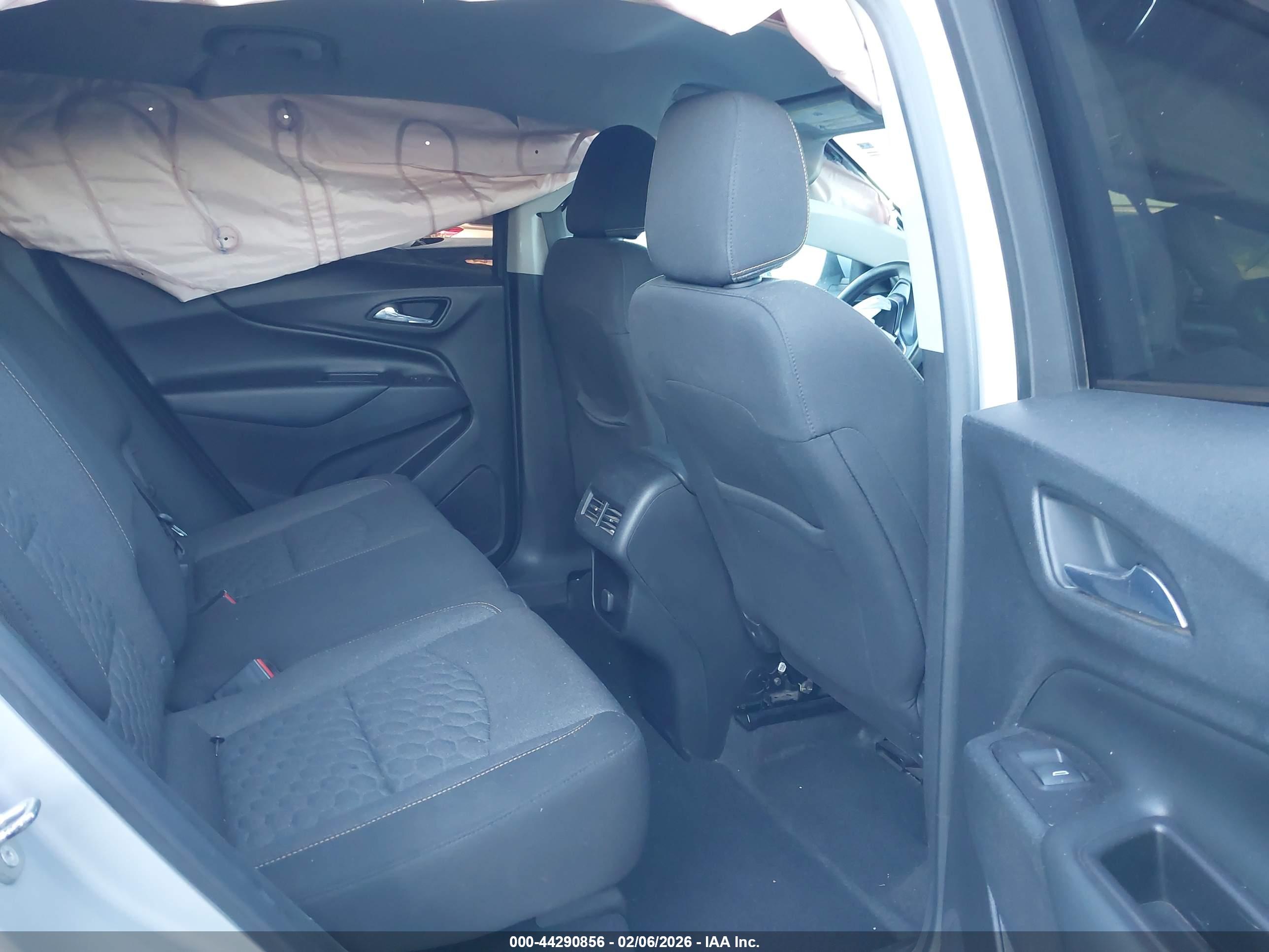 CHEVROLET EQUINOX image 8
