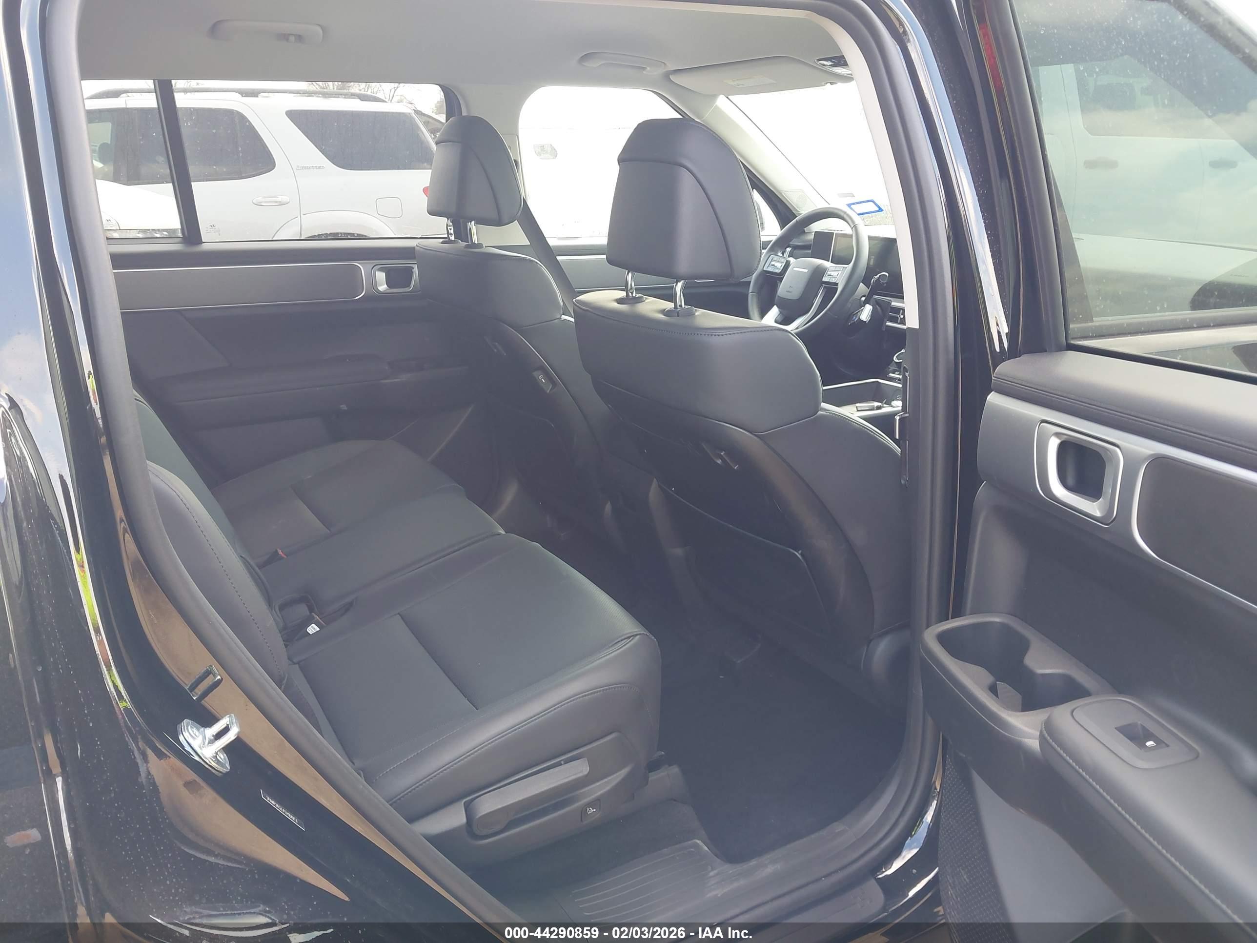 HYUNDAI SANTA image 8