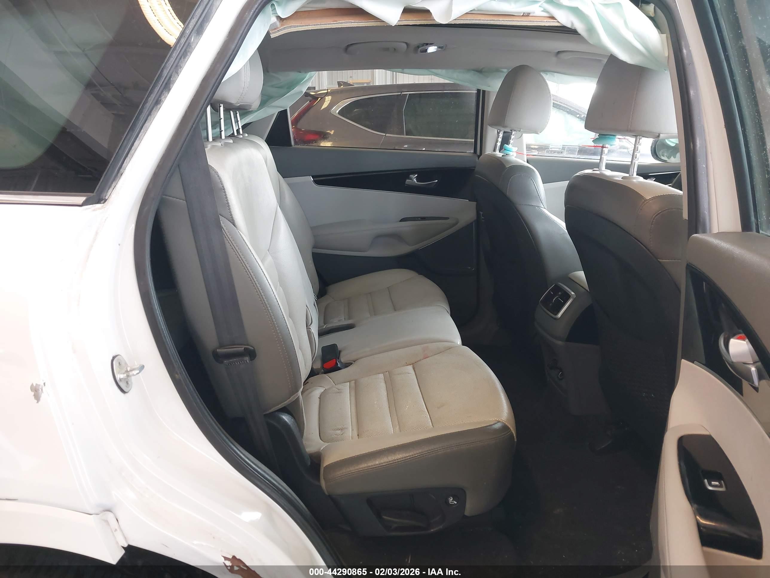 KIA SORENTO image 8