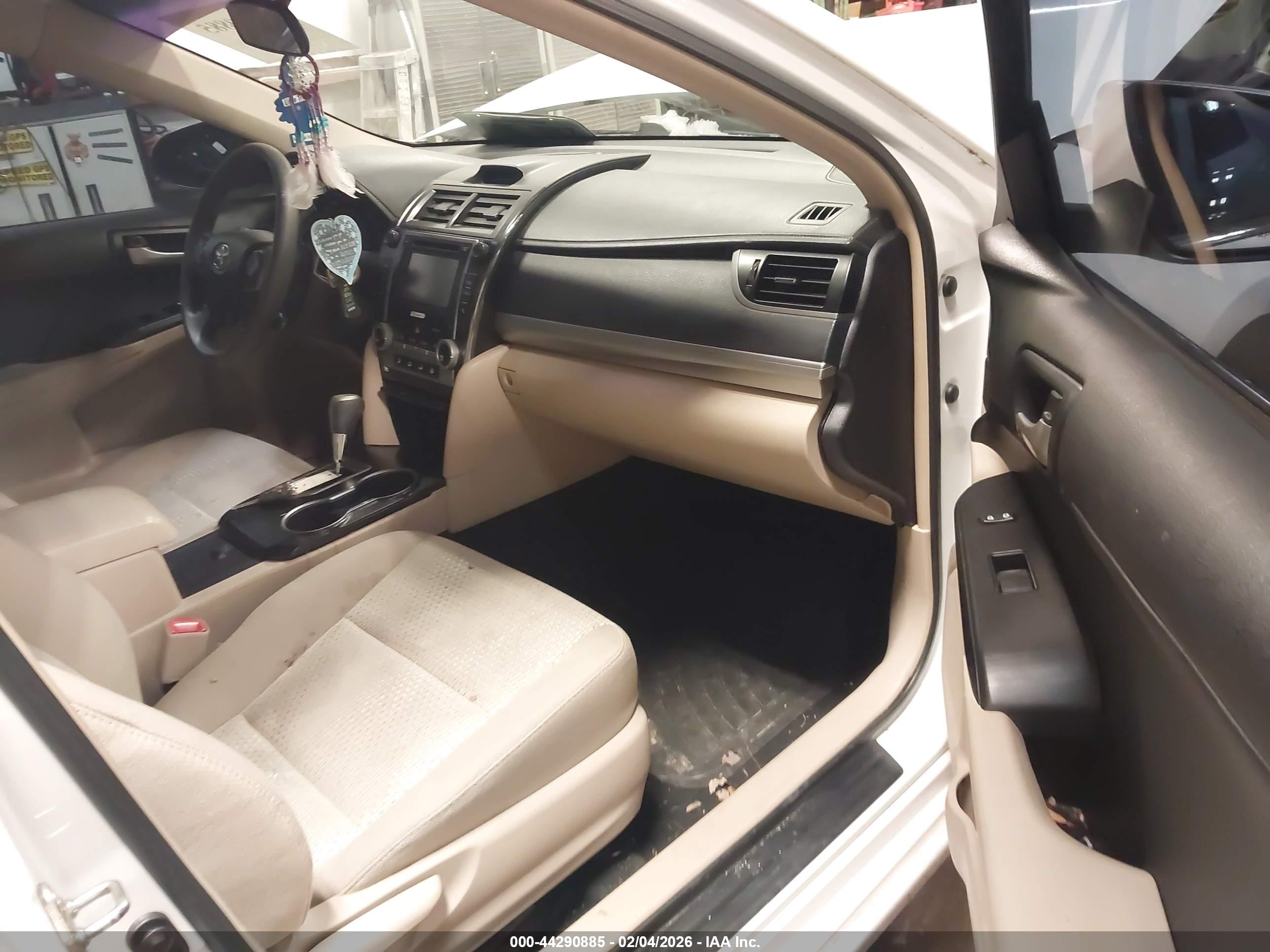 TOYOTA CAMRY image 5