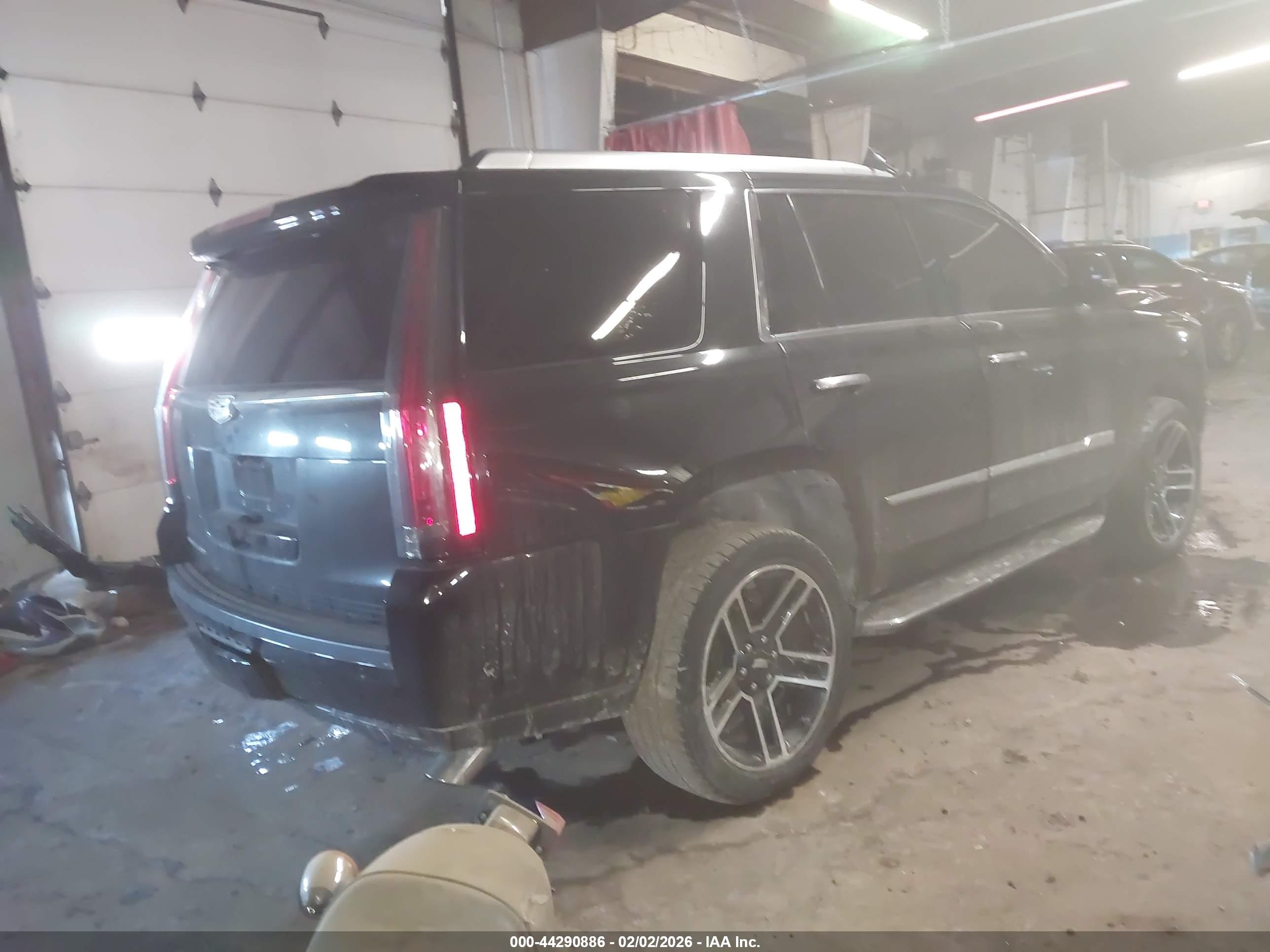 CADILLAC ESCALADE image 4
