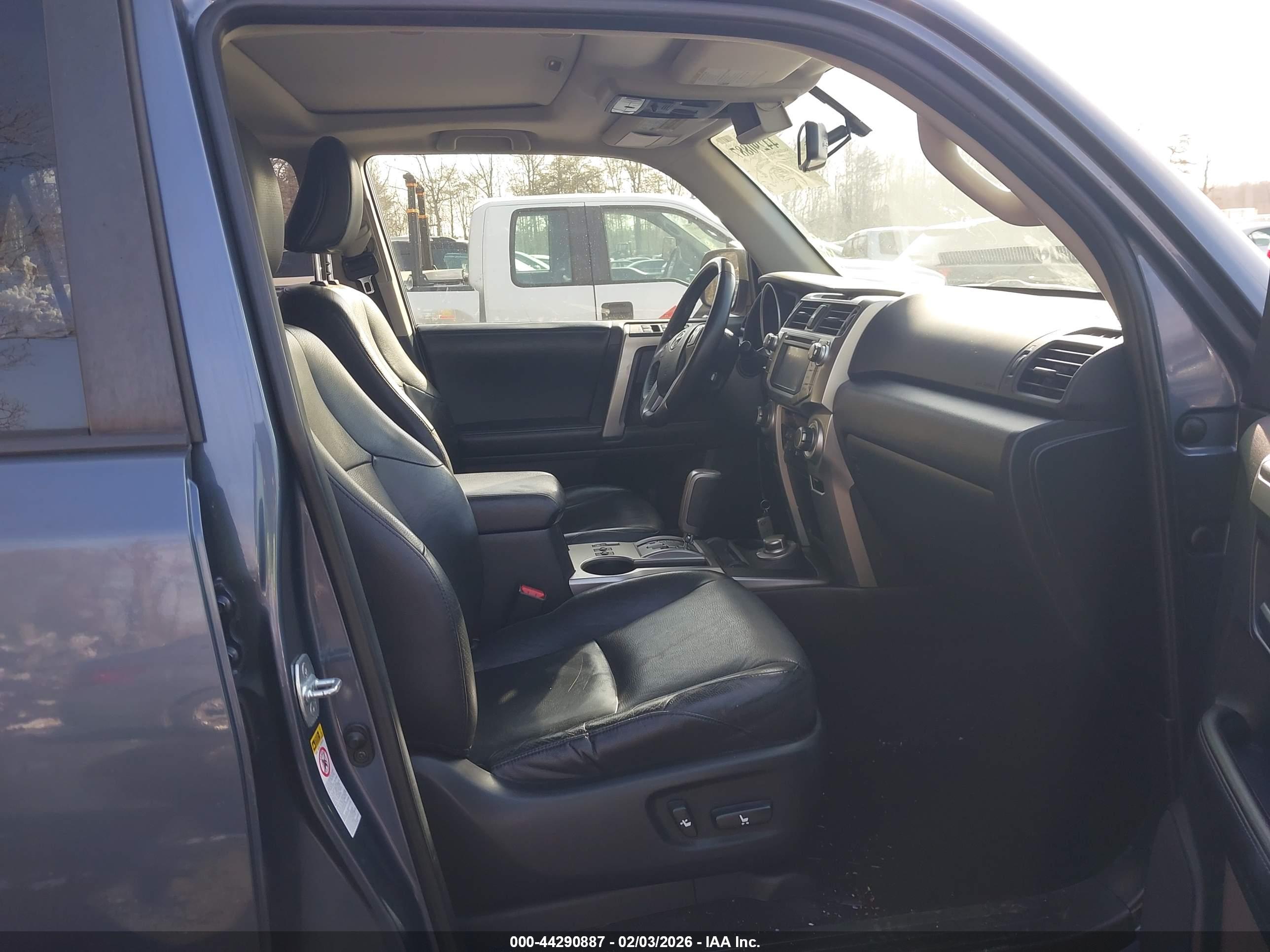 TOYOTA 4RUNNER image 5