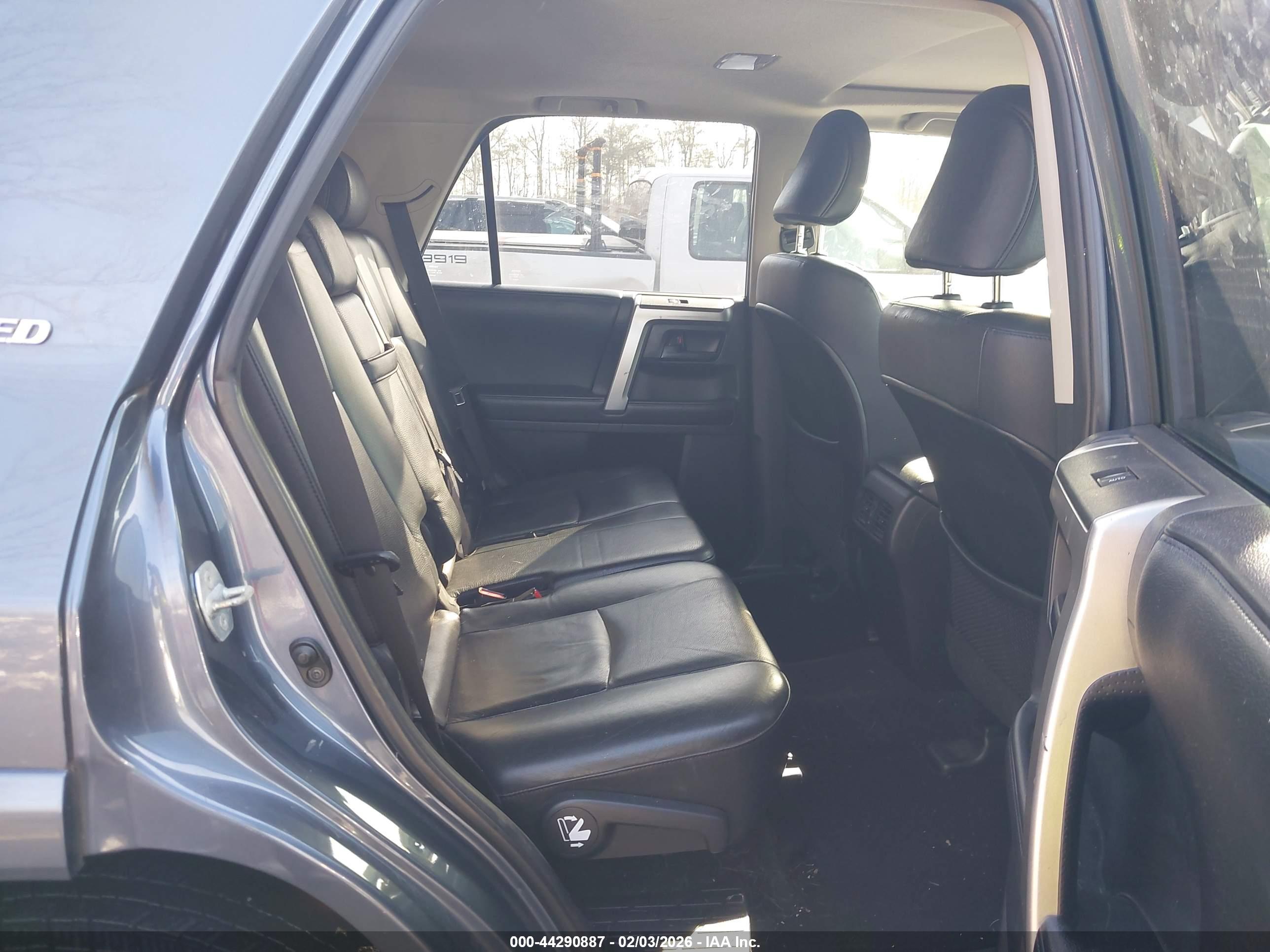 TOYOTA 4RUNNER image 8