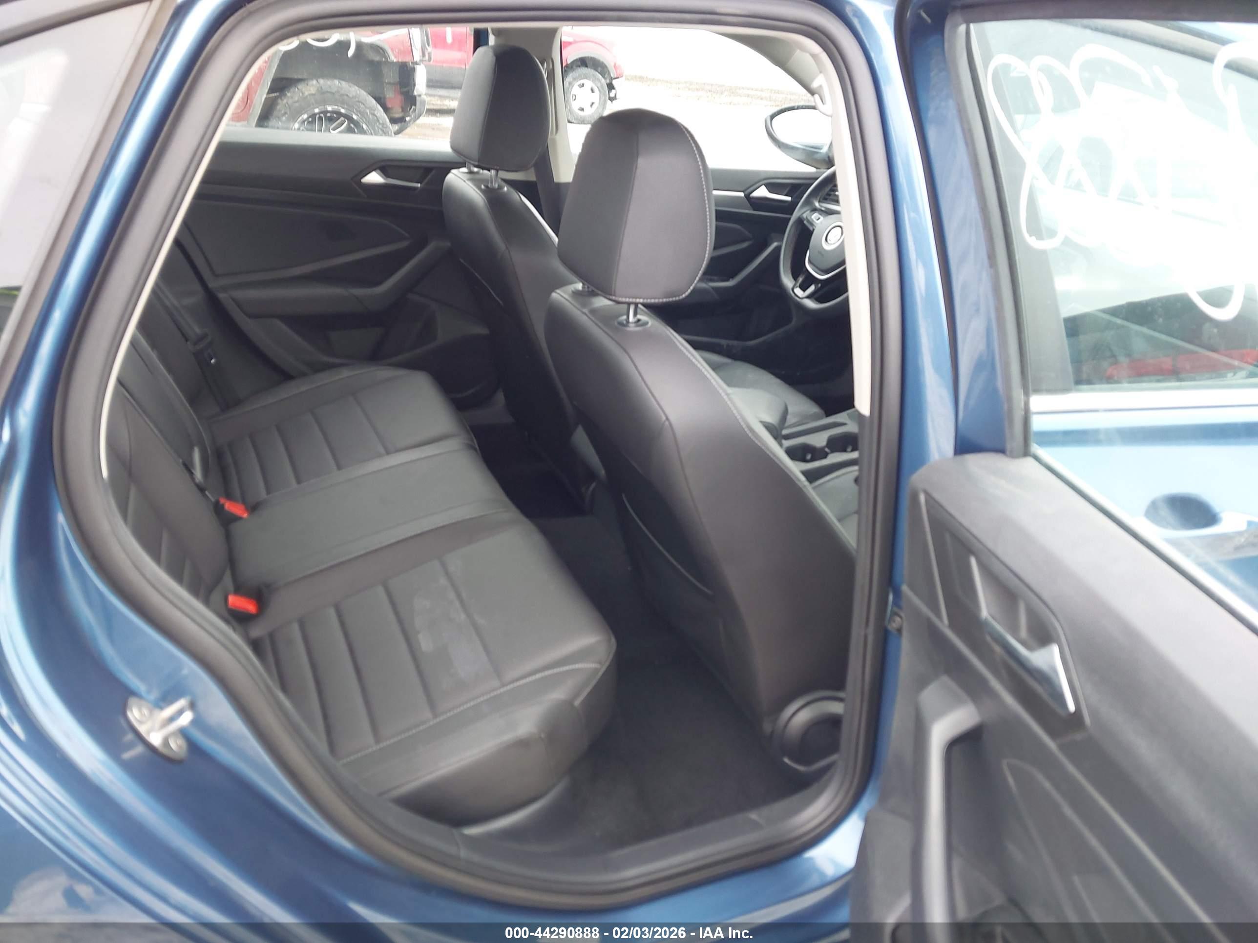 VOLKSWAGEN JETTA image 8