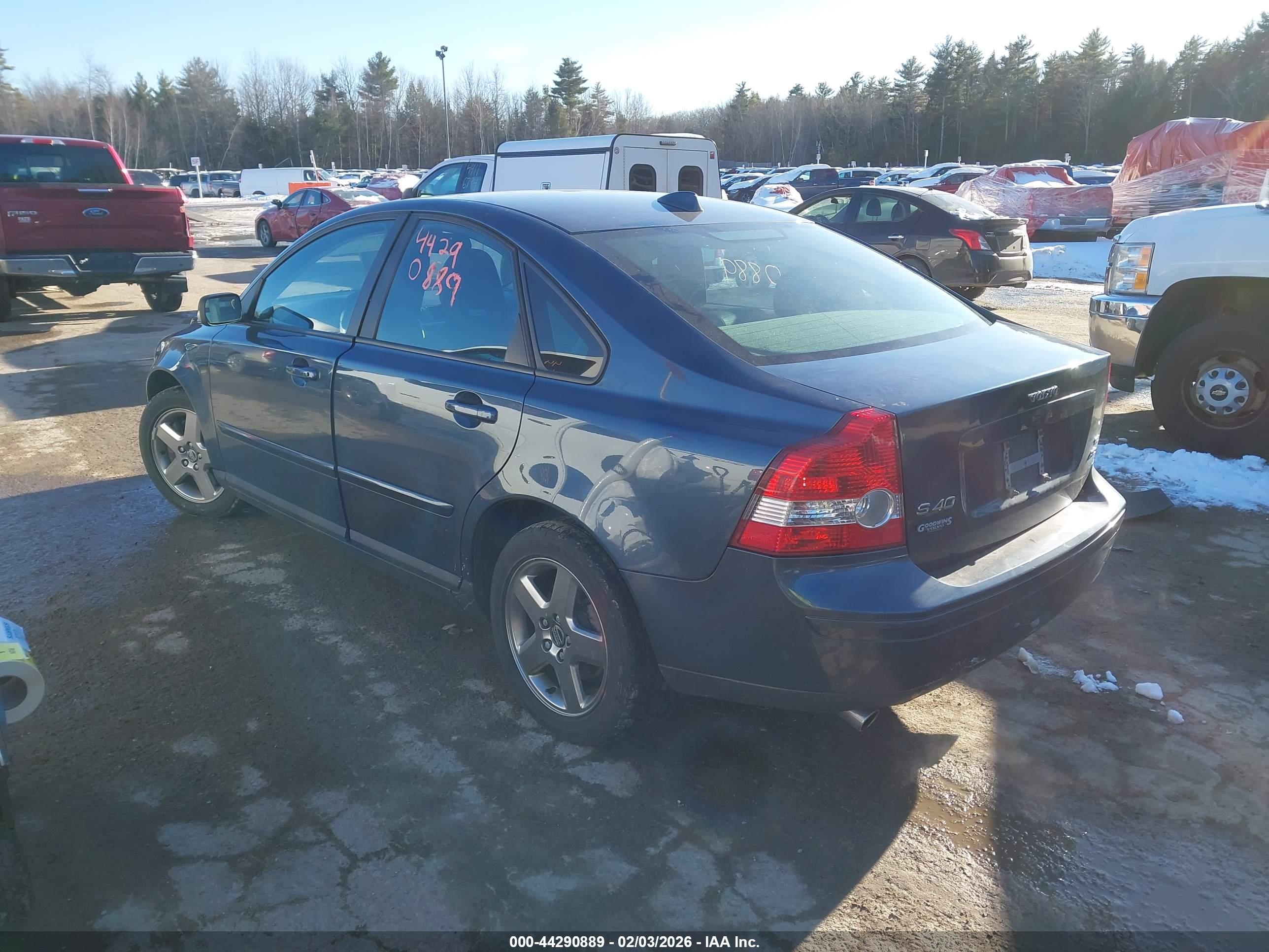 VOLVO S40 image 3