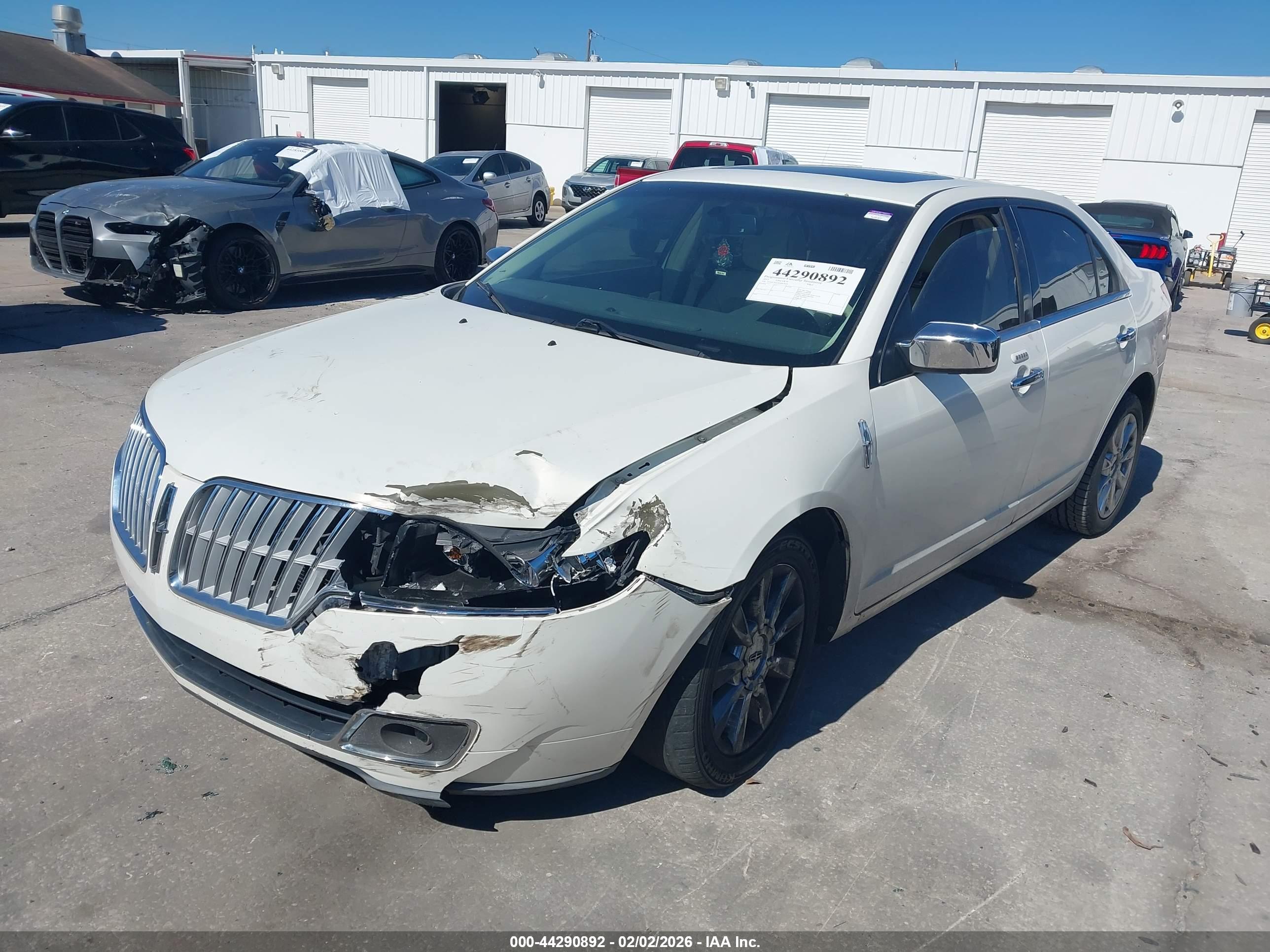 LINCOLN MKZ image 2