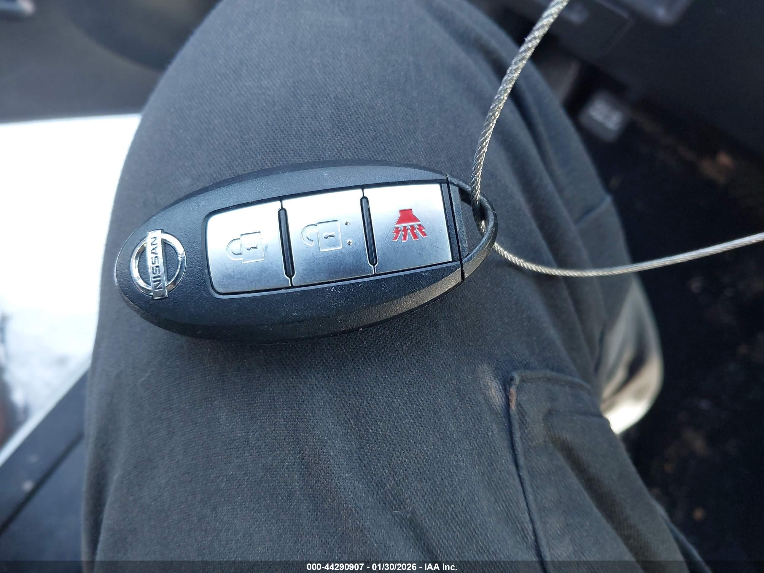 NISSAN ROGUE image 11