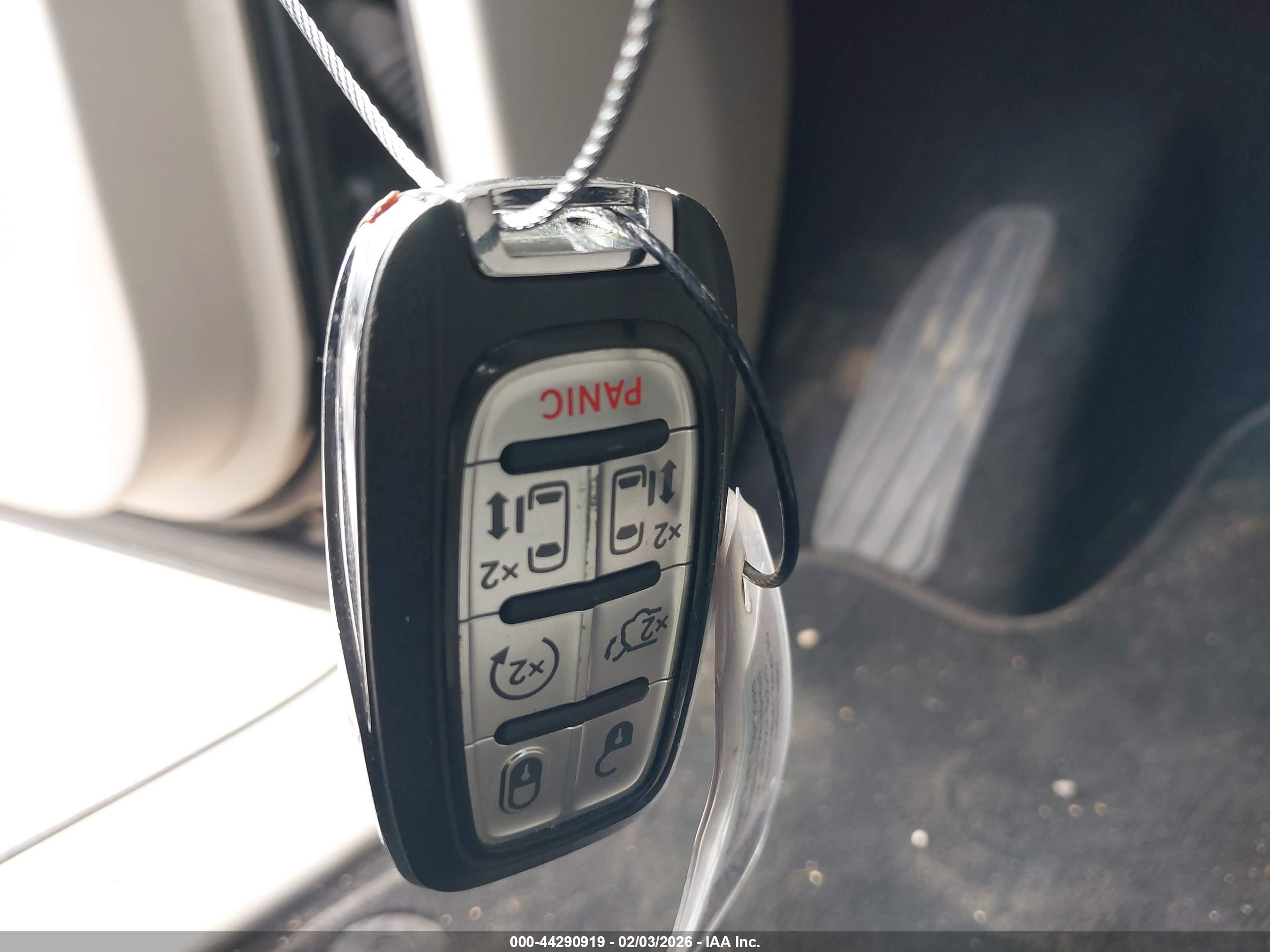 CHRYSLER PACIFICA image 11