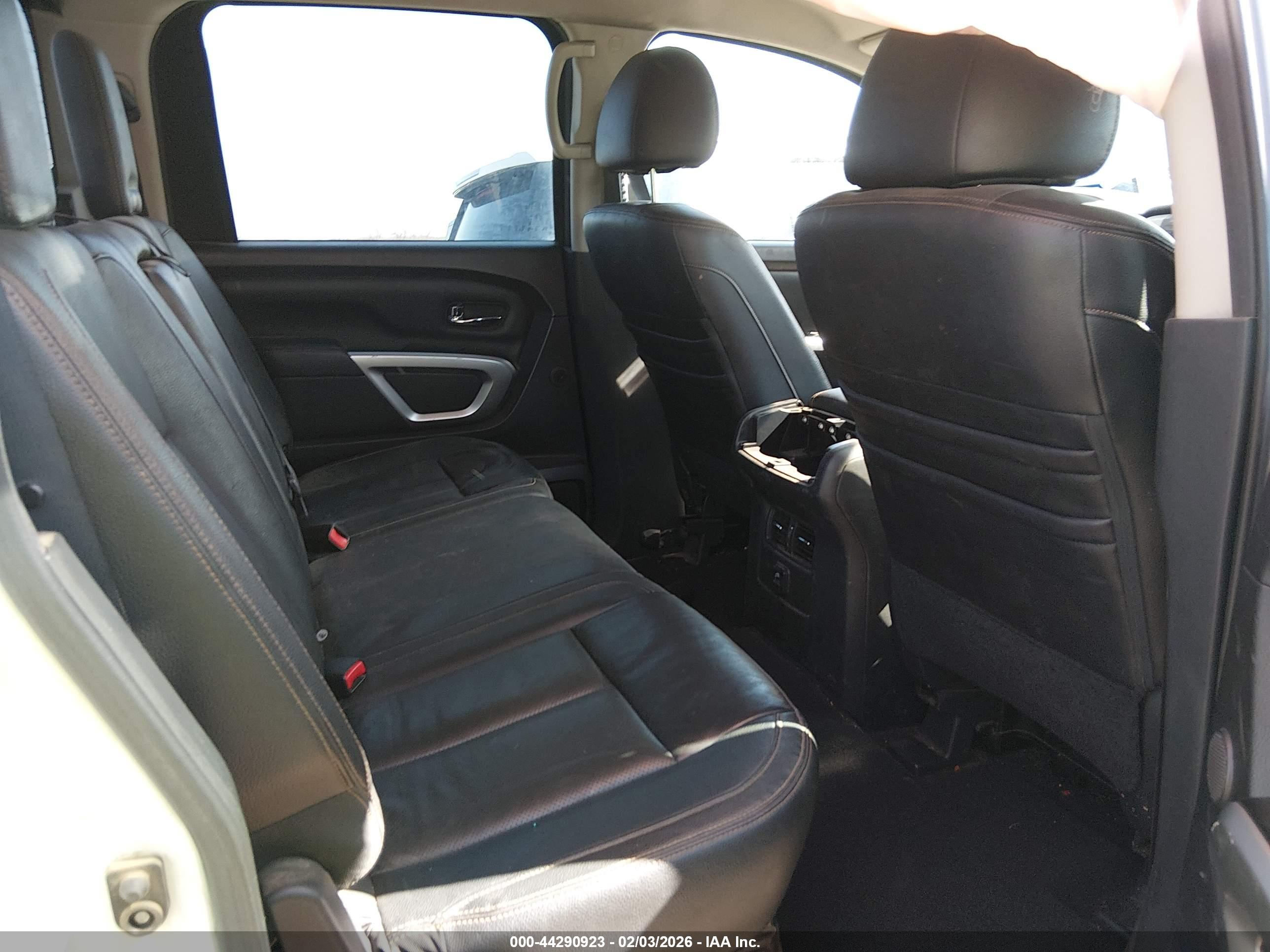 NISSAN TITAN image 8