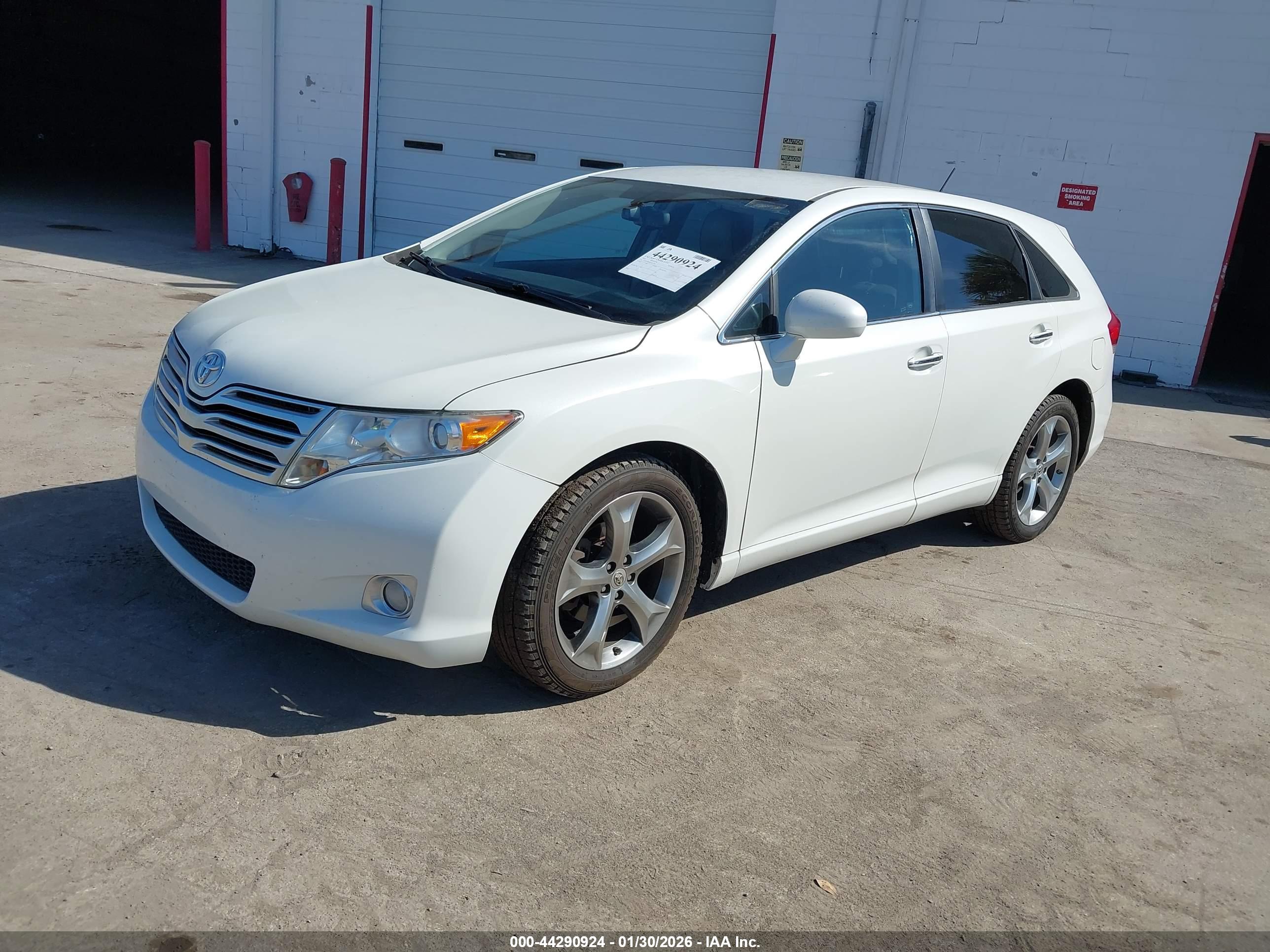 TOYOTA VENZA image 2
