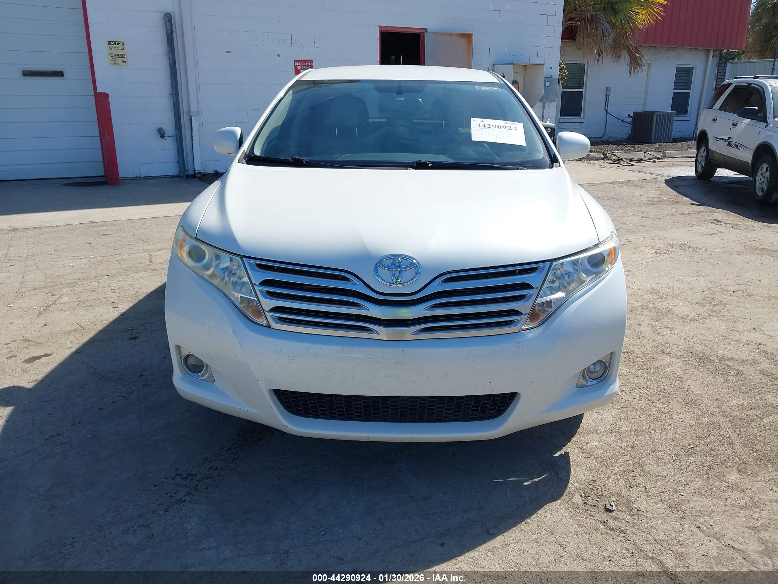 TOYOTA VENZA image 6