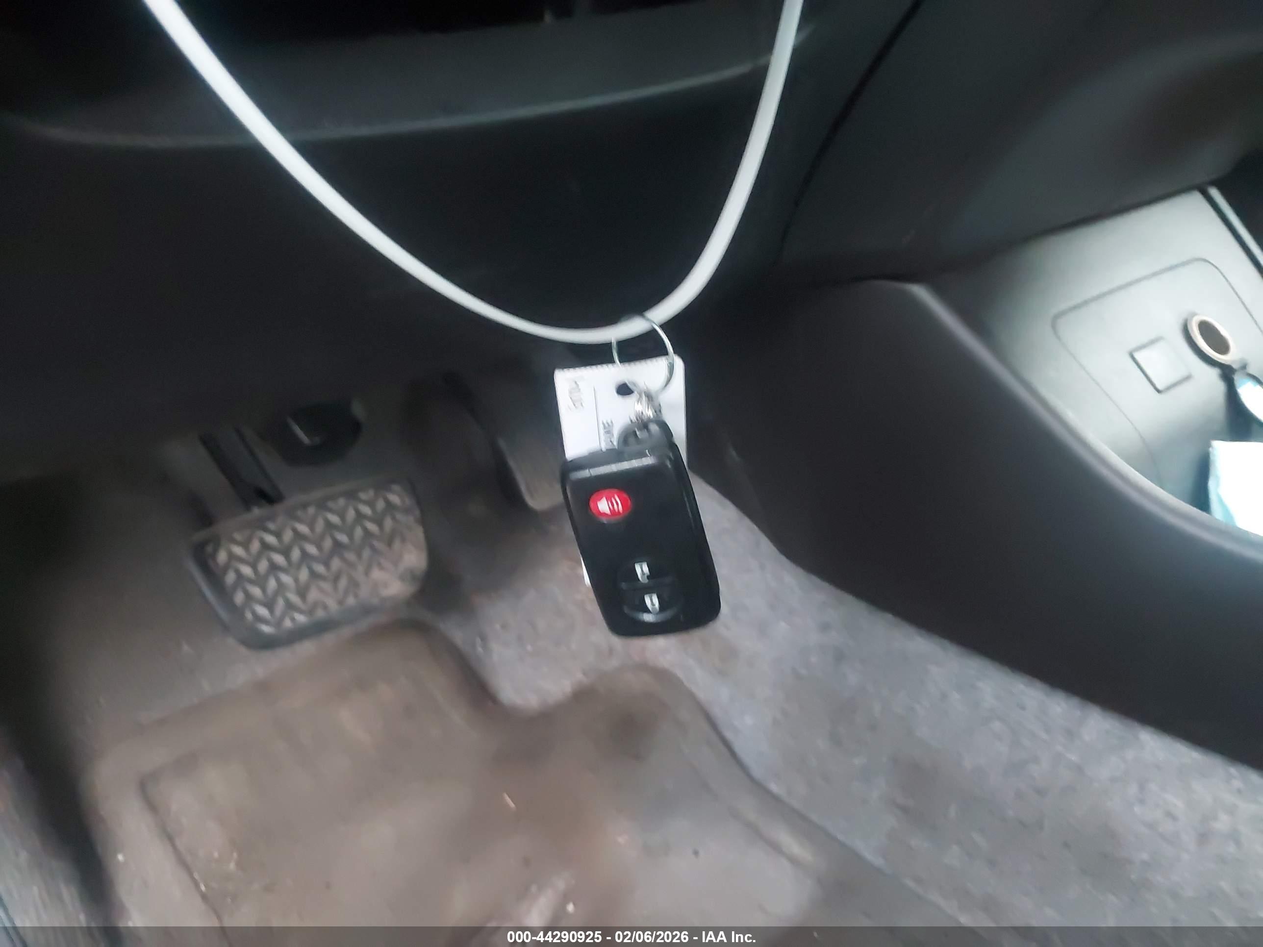 TOYOTA PRIUS image 11